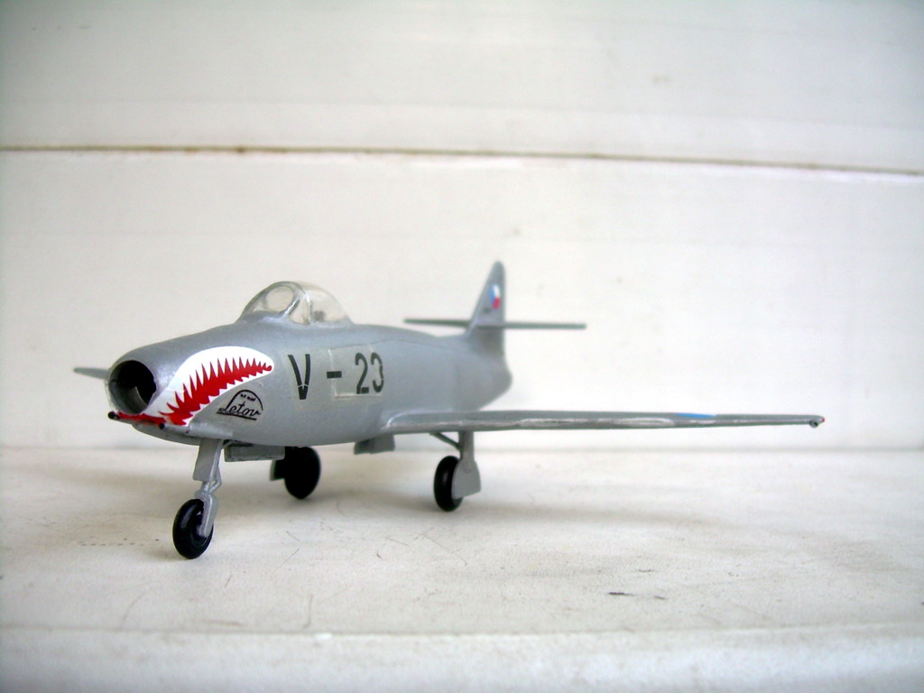 Letov L-52