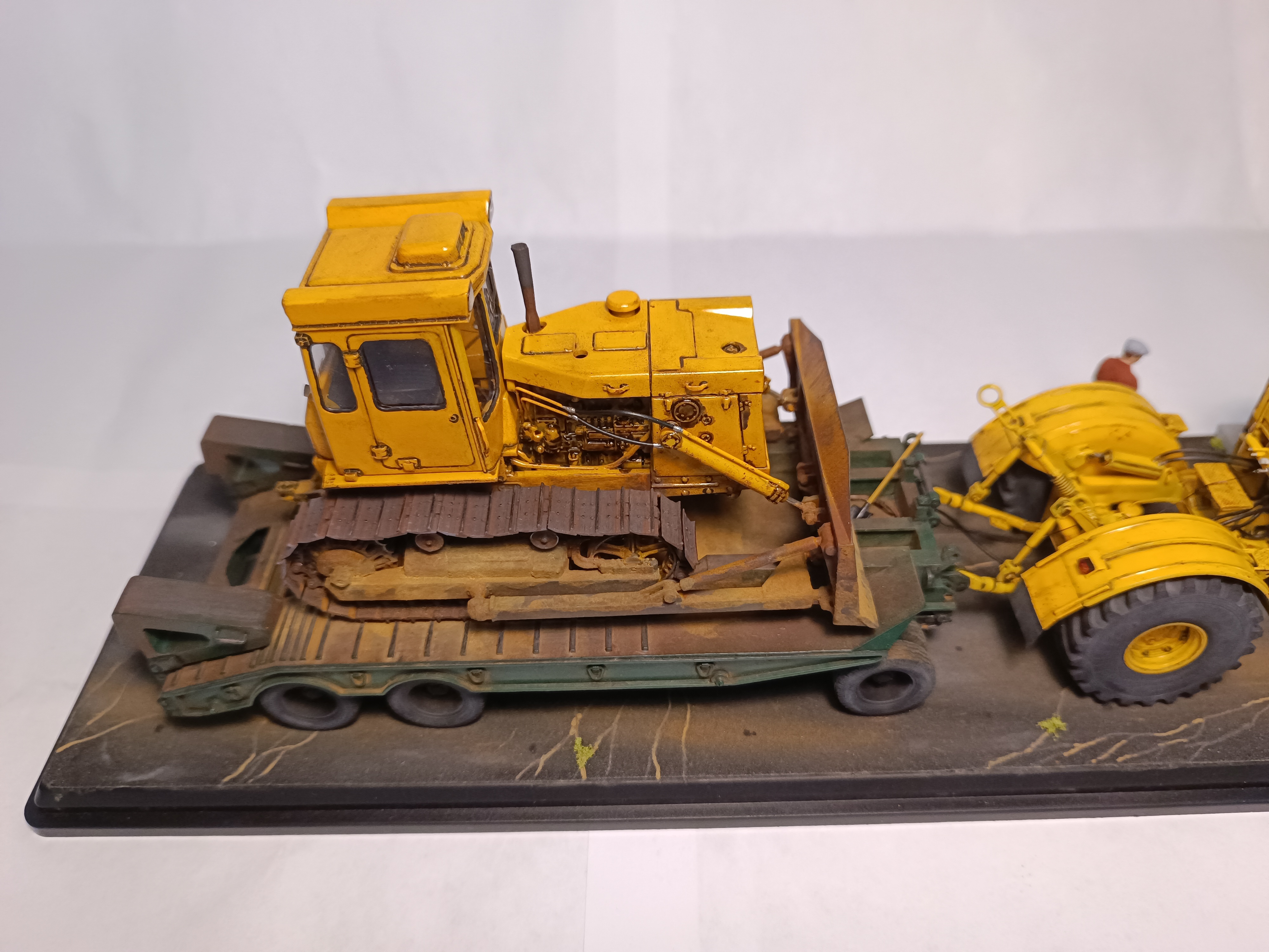 К-701 с тралом ЧМЗАП-5208