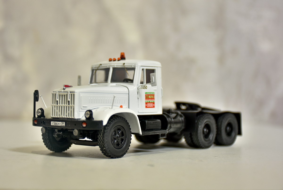 Седельный тягач КРАЗ-258Б1