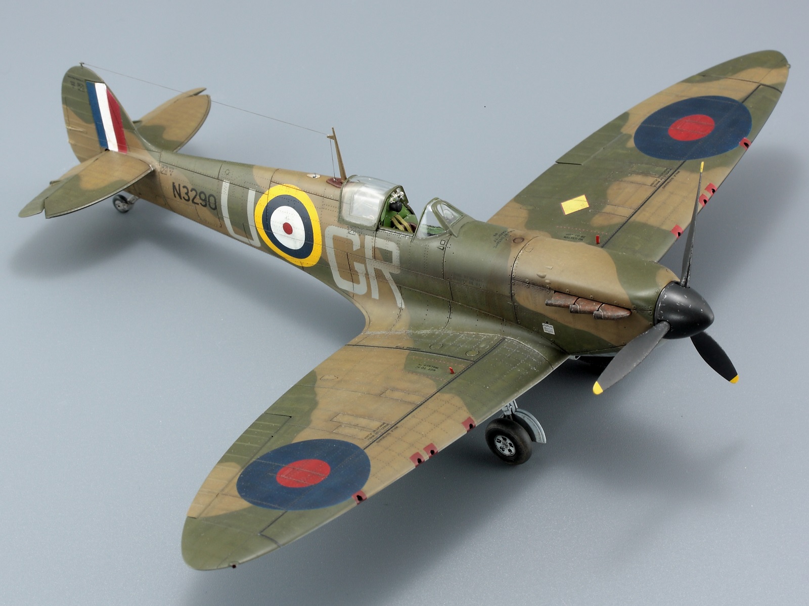1/48 Spitfire Мк 1a из 92 Squadron