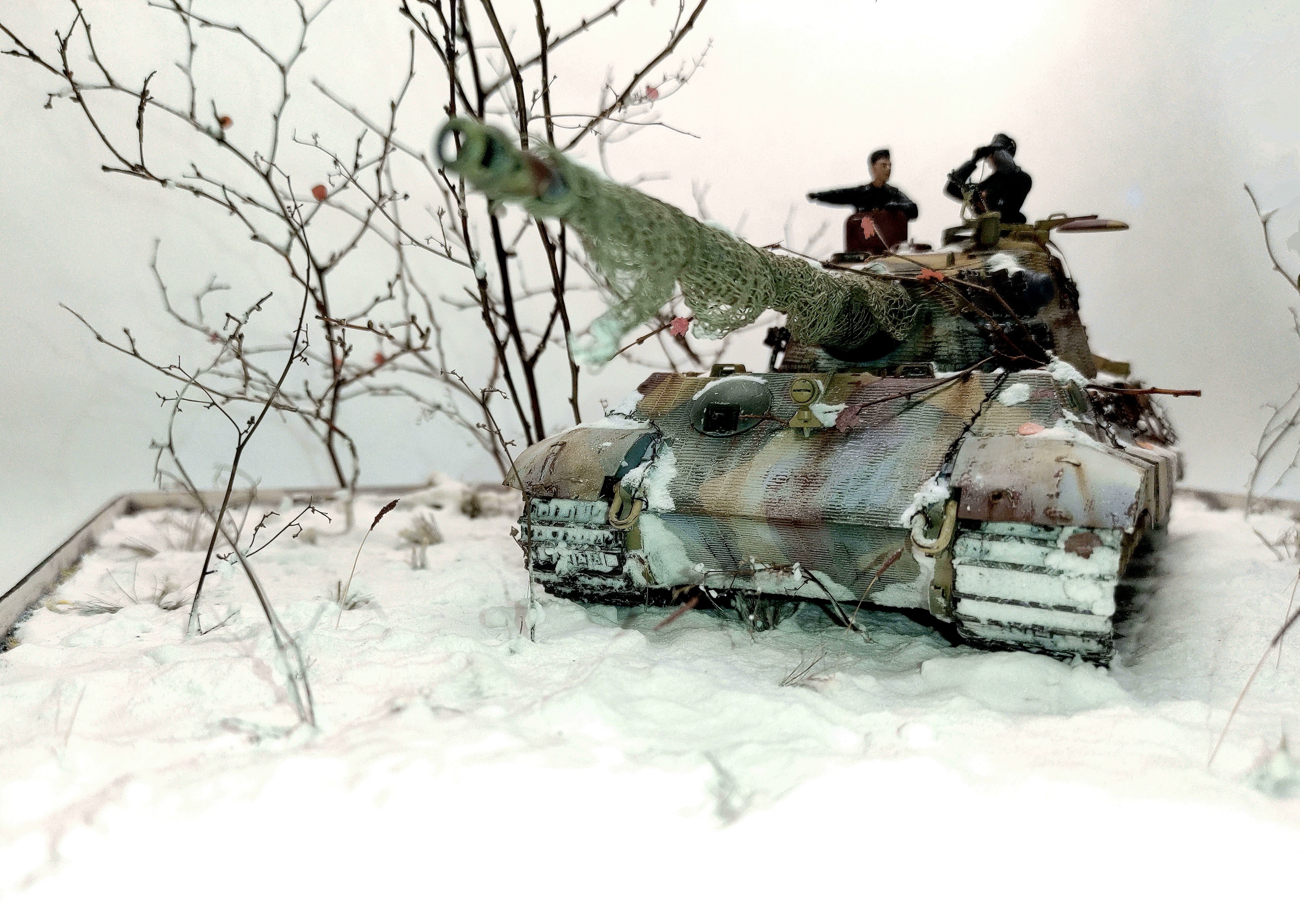 Зимняя диорамка с Королевским Тигром