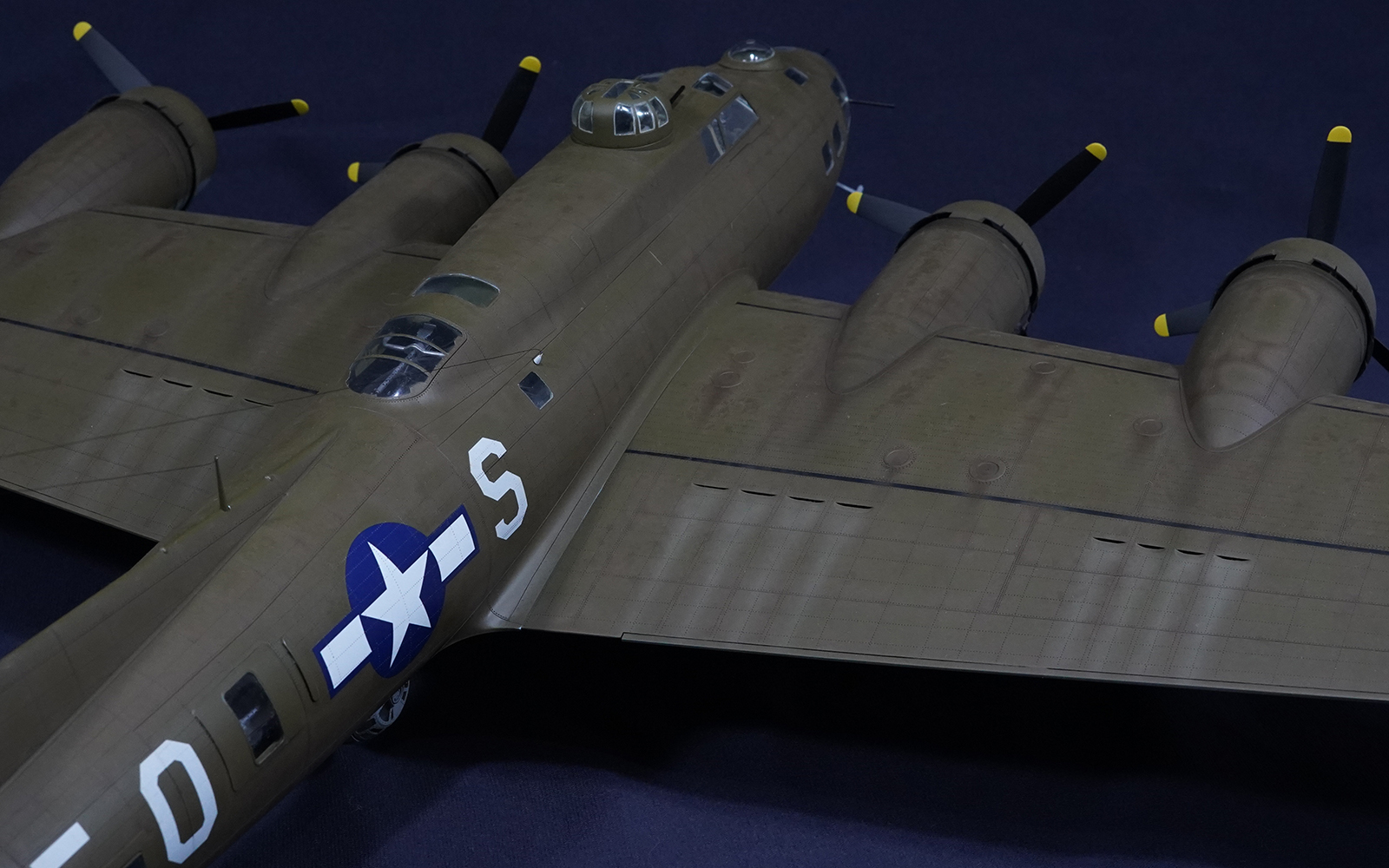 B-17F Ye Olde Pub