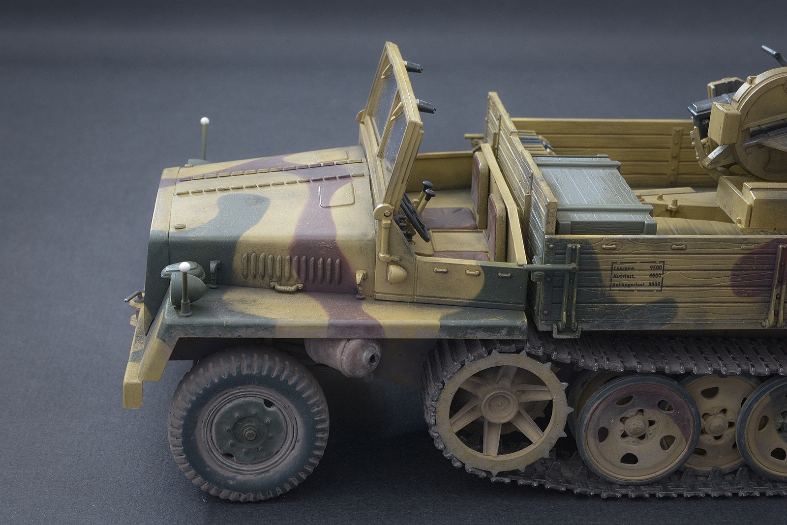 Тяжелый тягач sWS c 37-мм зенитной пушкой FlaK.43