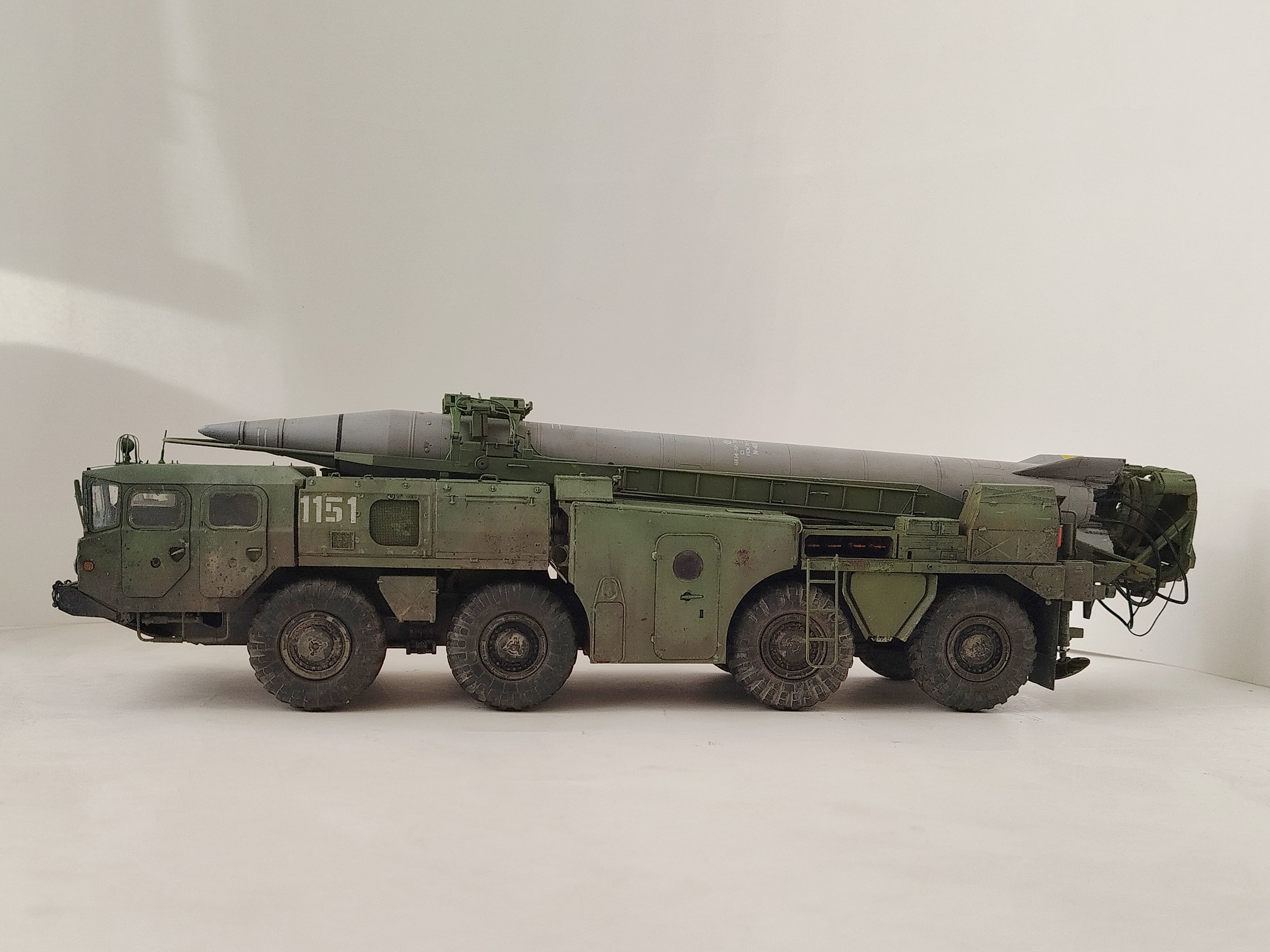 Пусковая установка 9п117м1 с ракетой р17 ракетного комплекса 9к72 "Эльбрус" (SCUD-B)