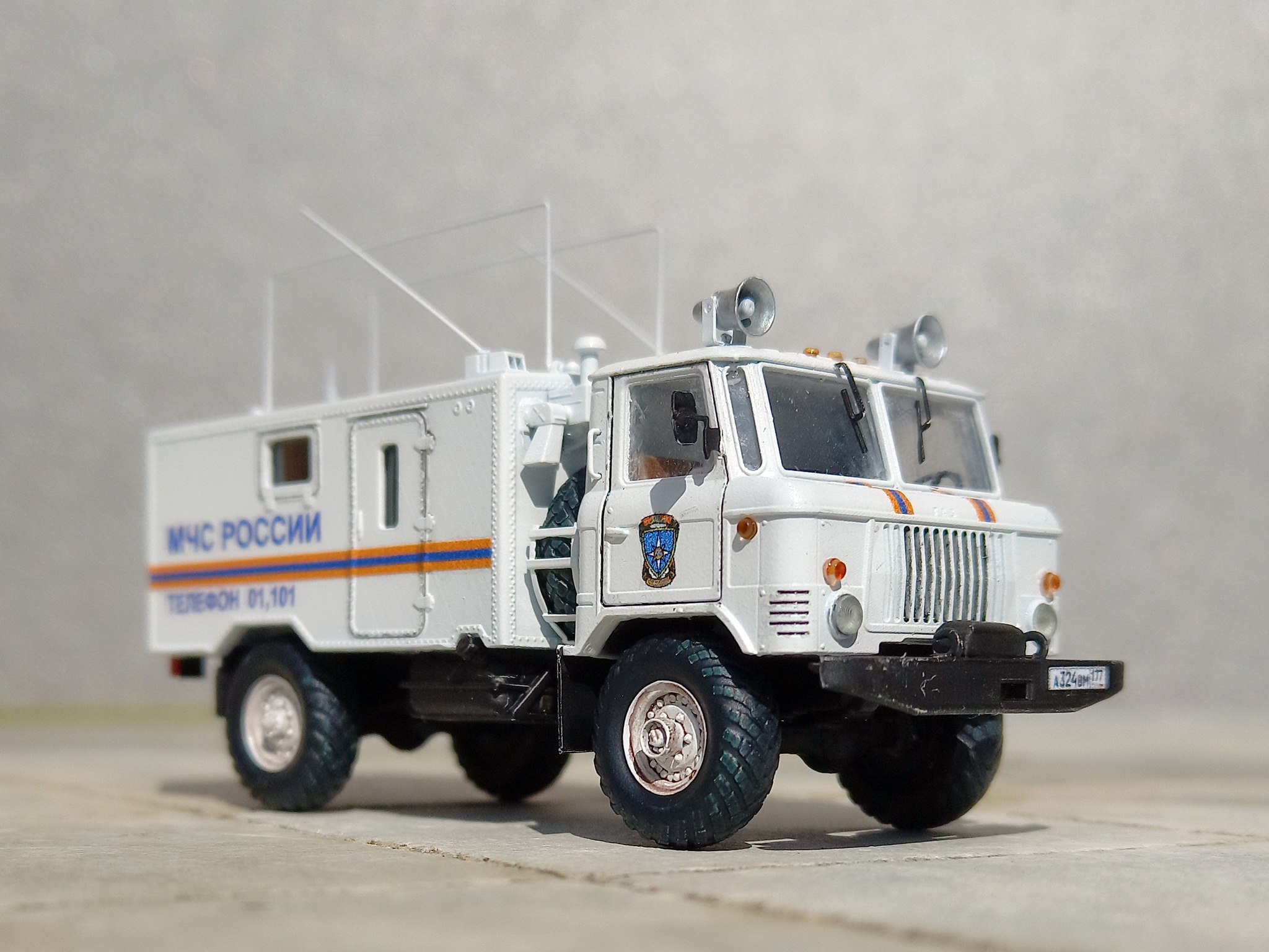 Командно-штабная машина  Р-142Н  (ГАЗ-66)