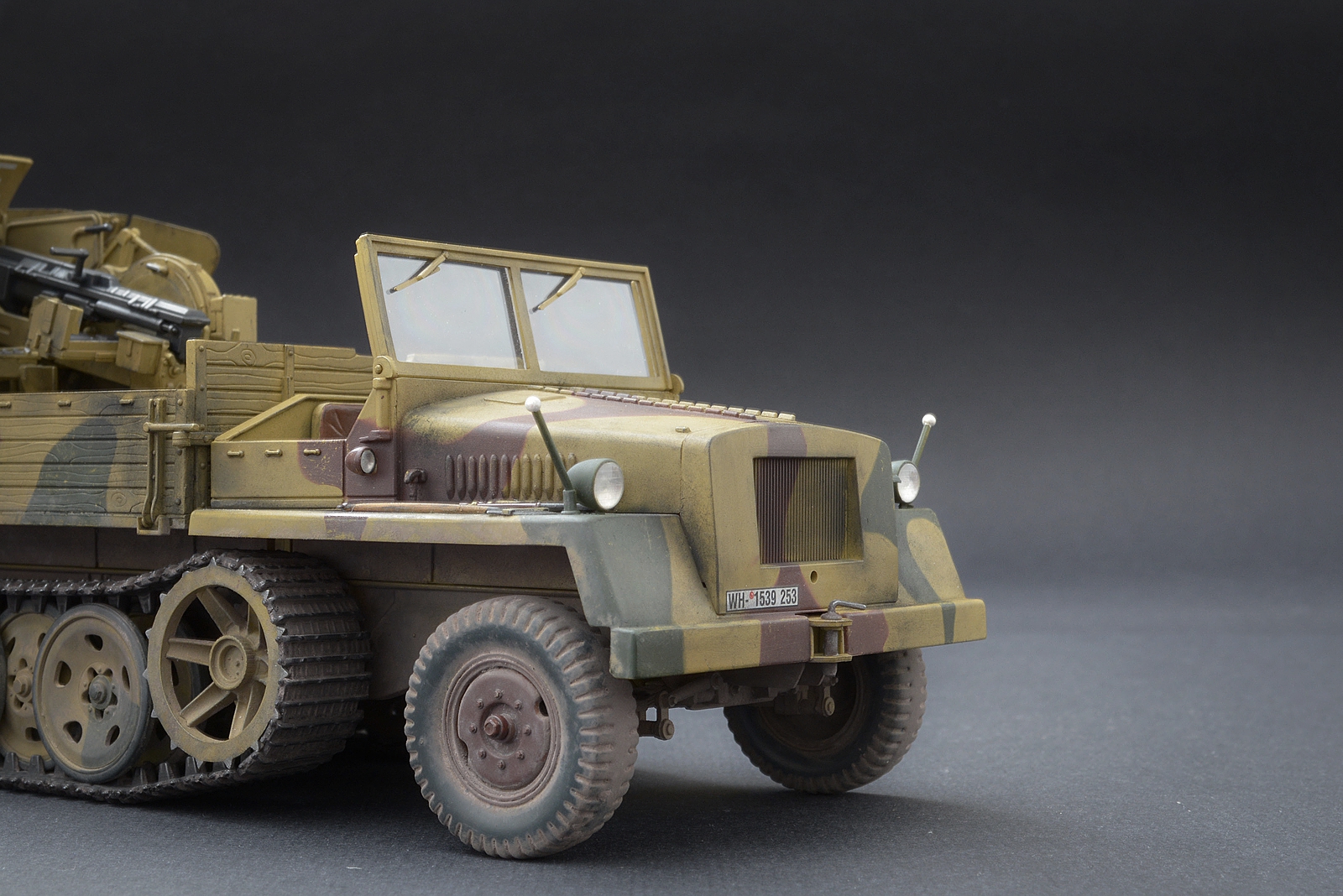 Тяжелый тягач sWS c 37-мм зенитной пушкой FlaK.43