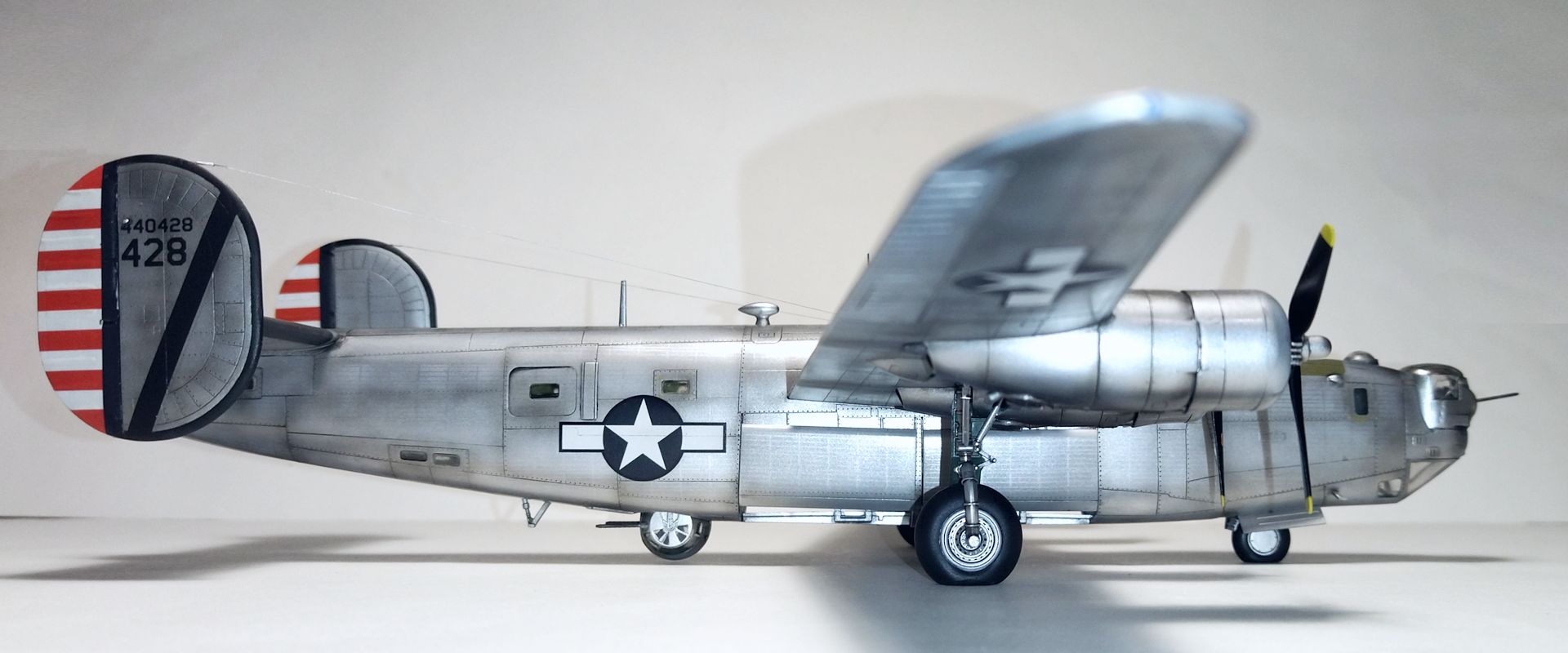 Consolidated B-24J Liberator 1/72