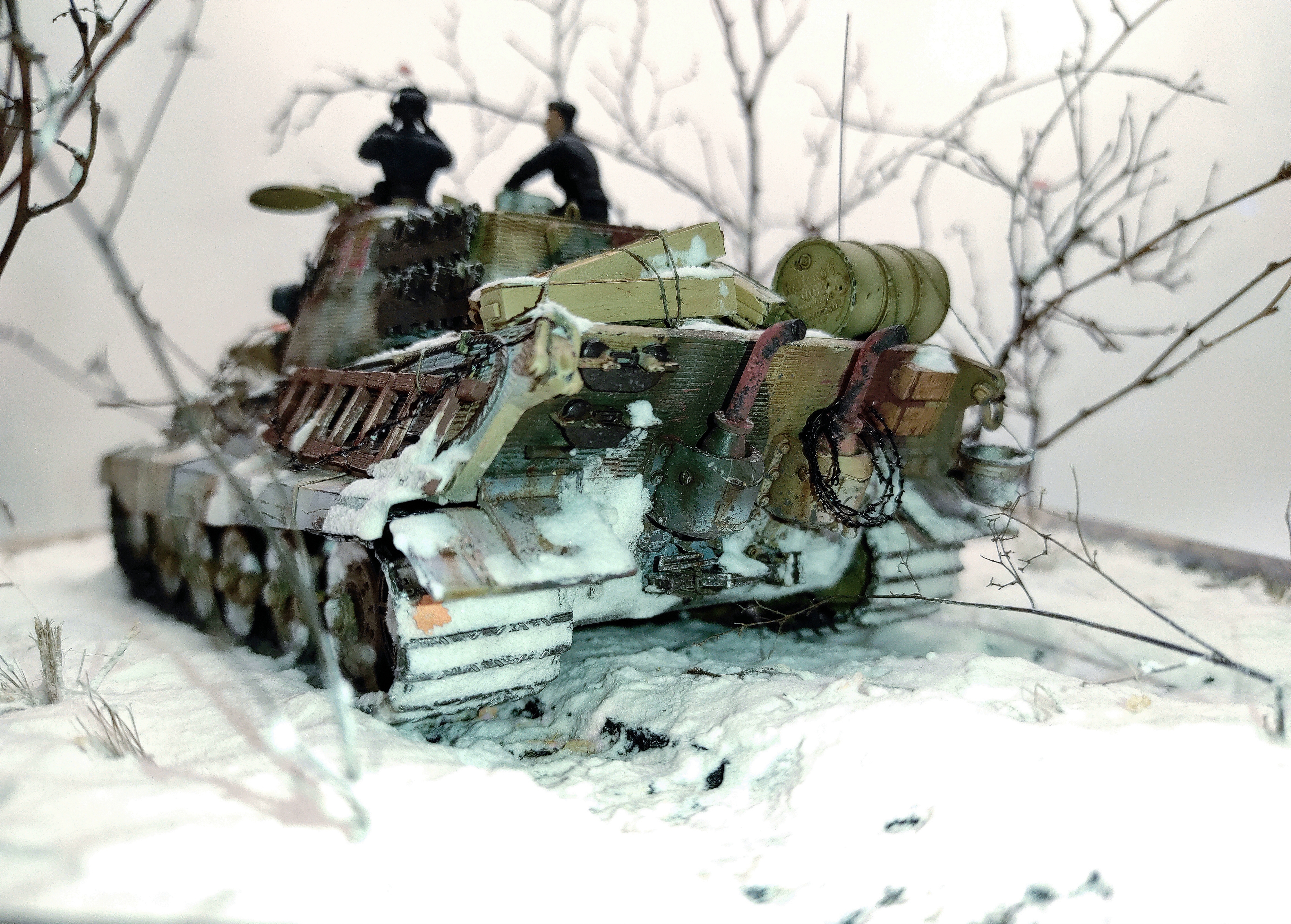 Зимняя диорамка с Королевским Тигром