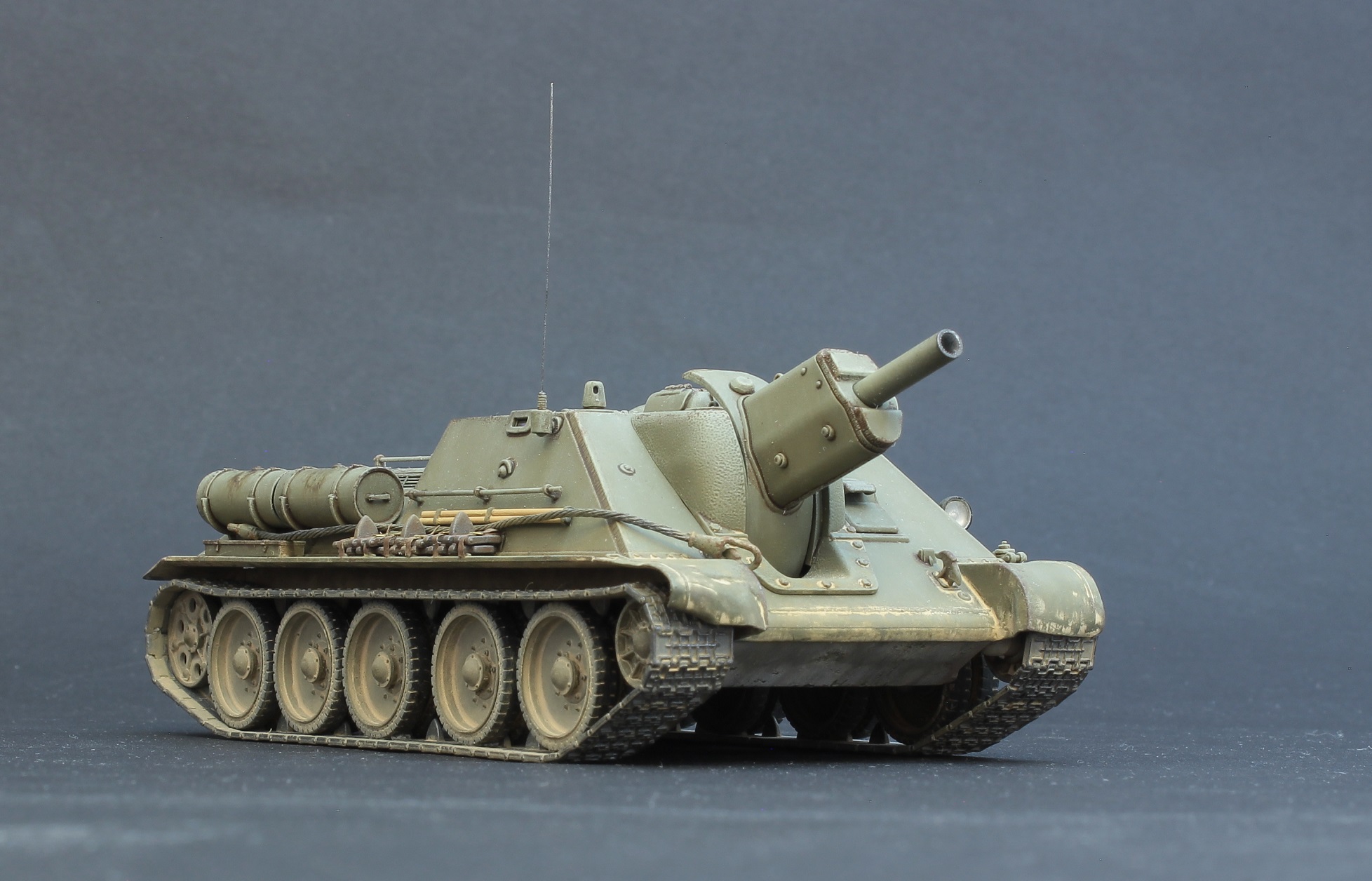 СУ -122     1:48        ( Russian Tank Destroyer SU-122 Tamiya 32527  )