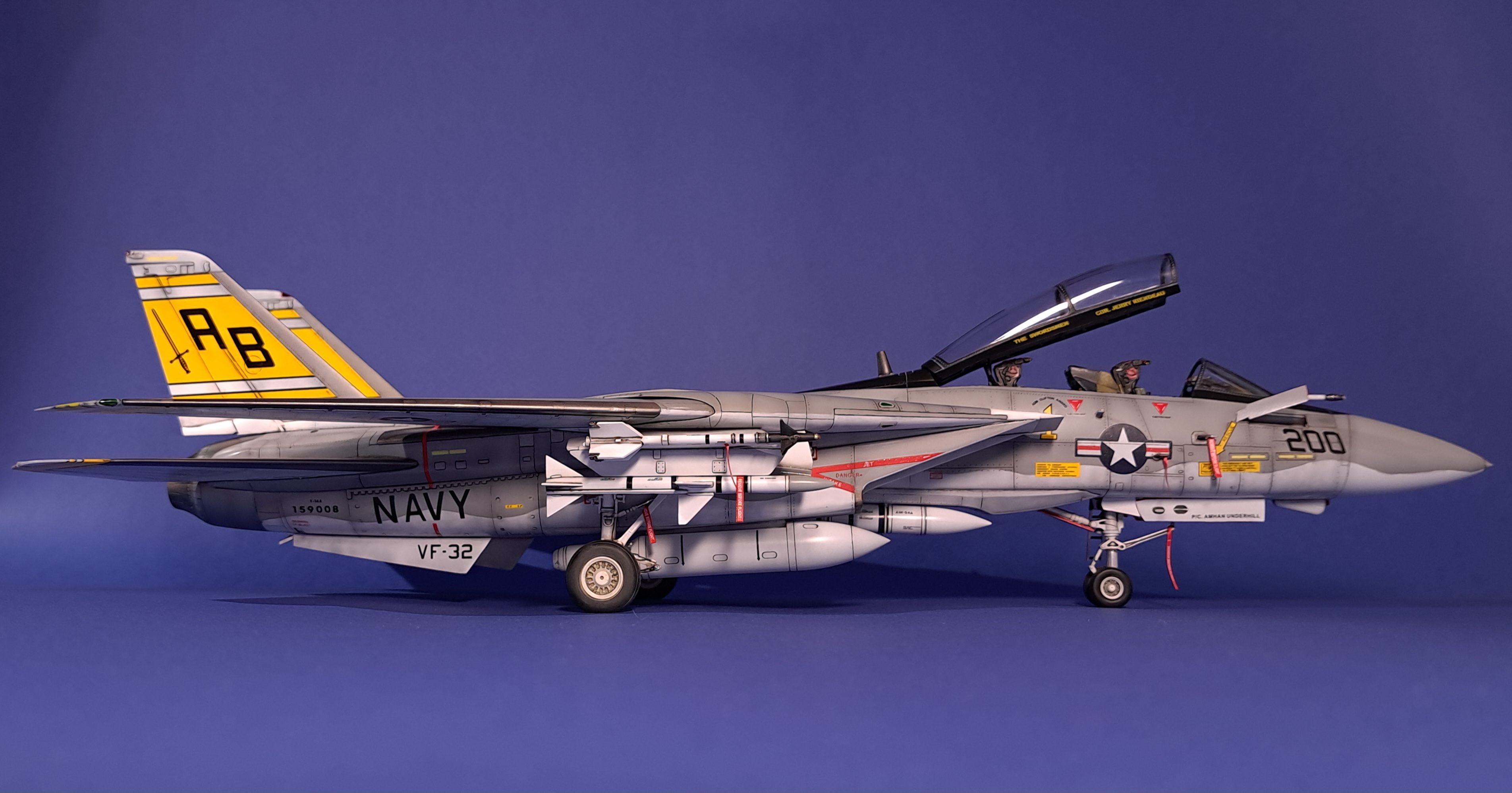 F-14A VF-32 Swordsmen, №159008