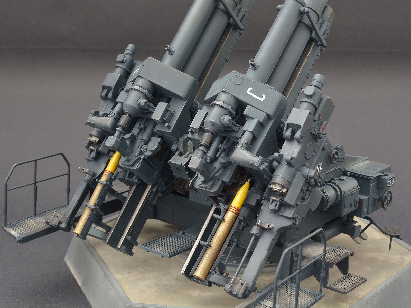 Германское тяжелое зенитное орудие 12,8cm Flakzwilling 40