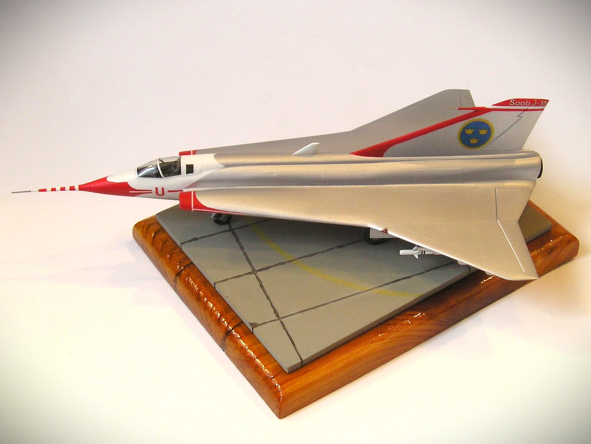 Saab J-35 Draken
