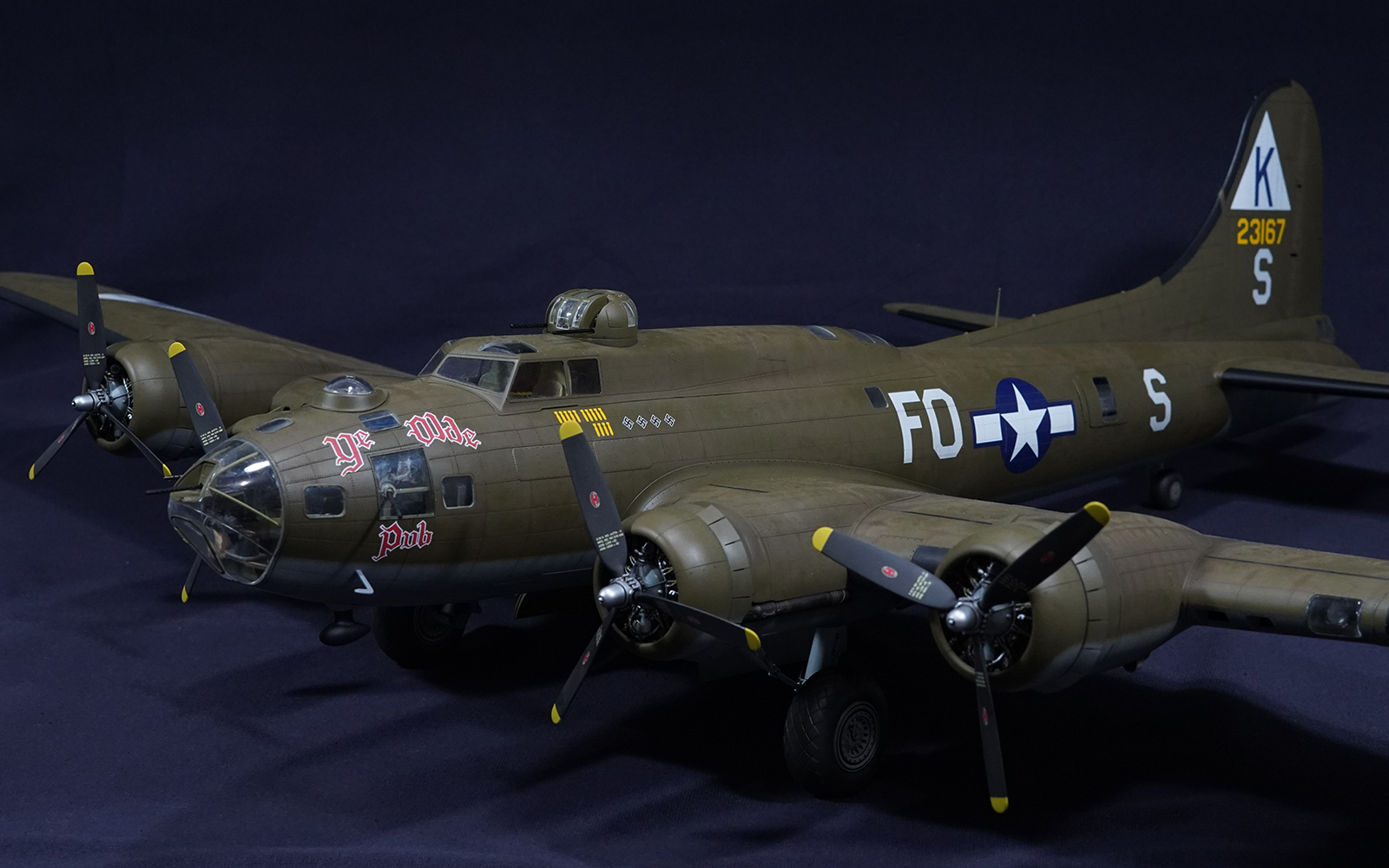 B-17F Ye Olde Pub