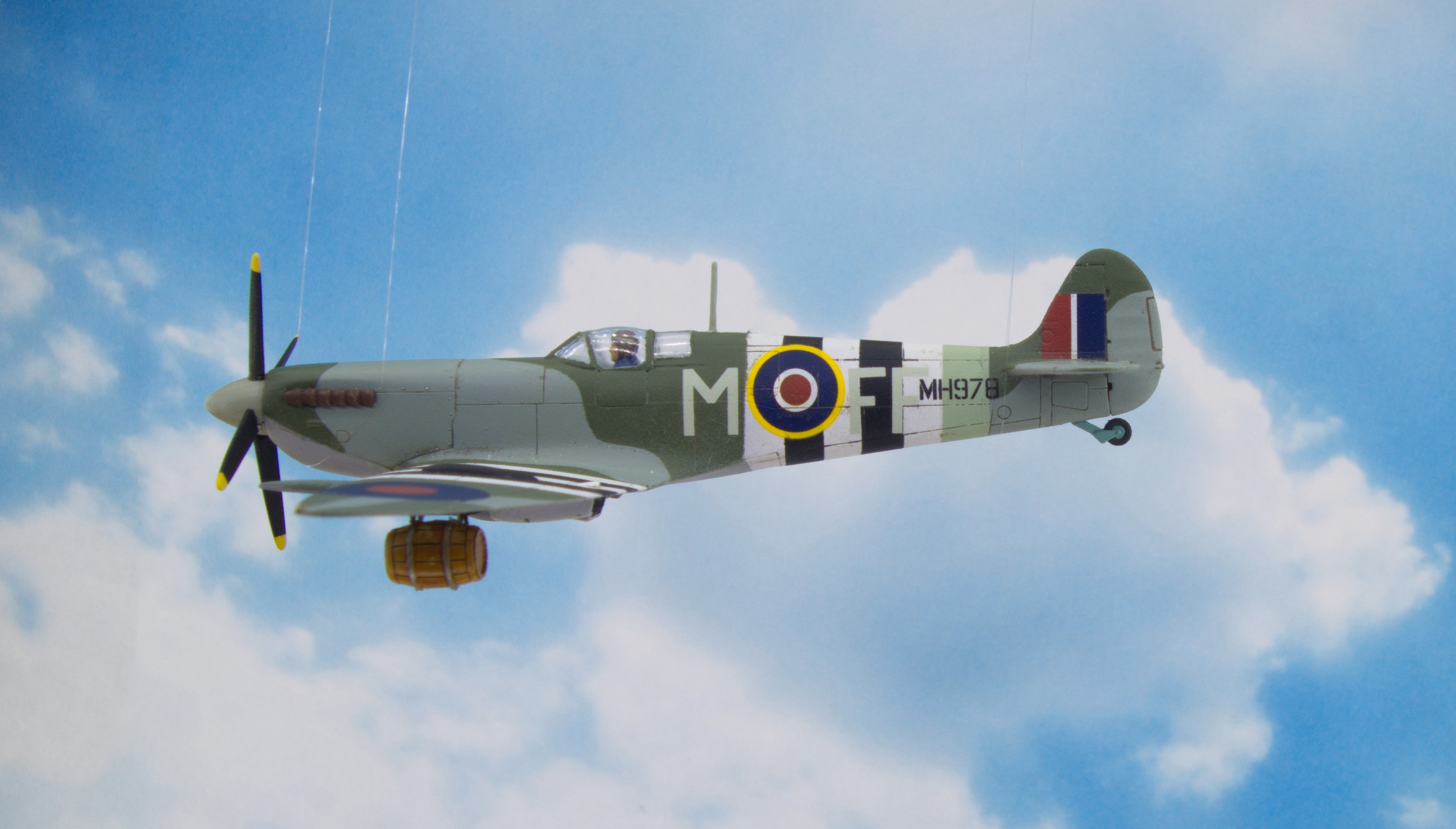 Spitfire Mk.IX с пивом