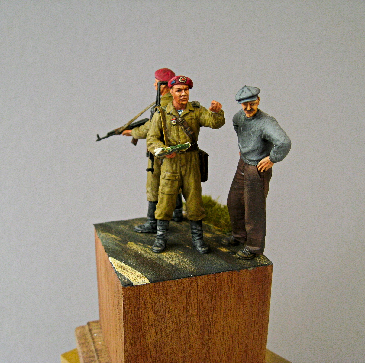 военнослужащие ВДВ СССР и гражданин ЧССР, 1968.