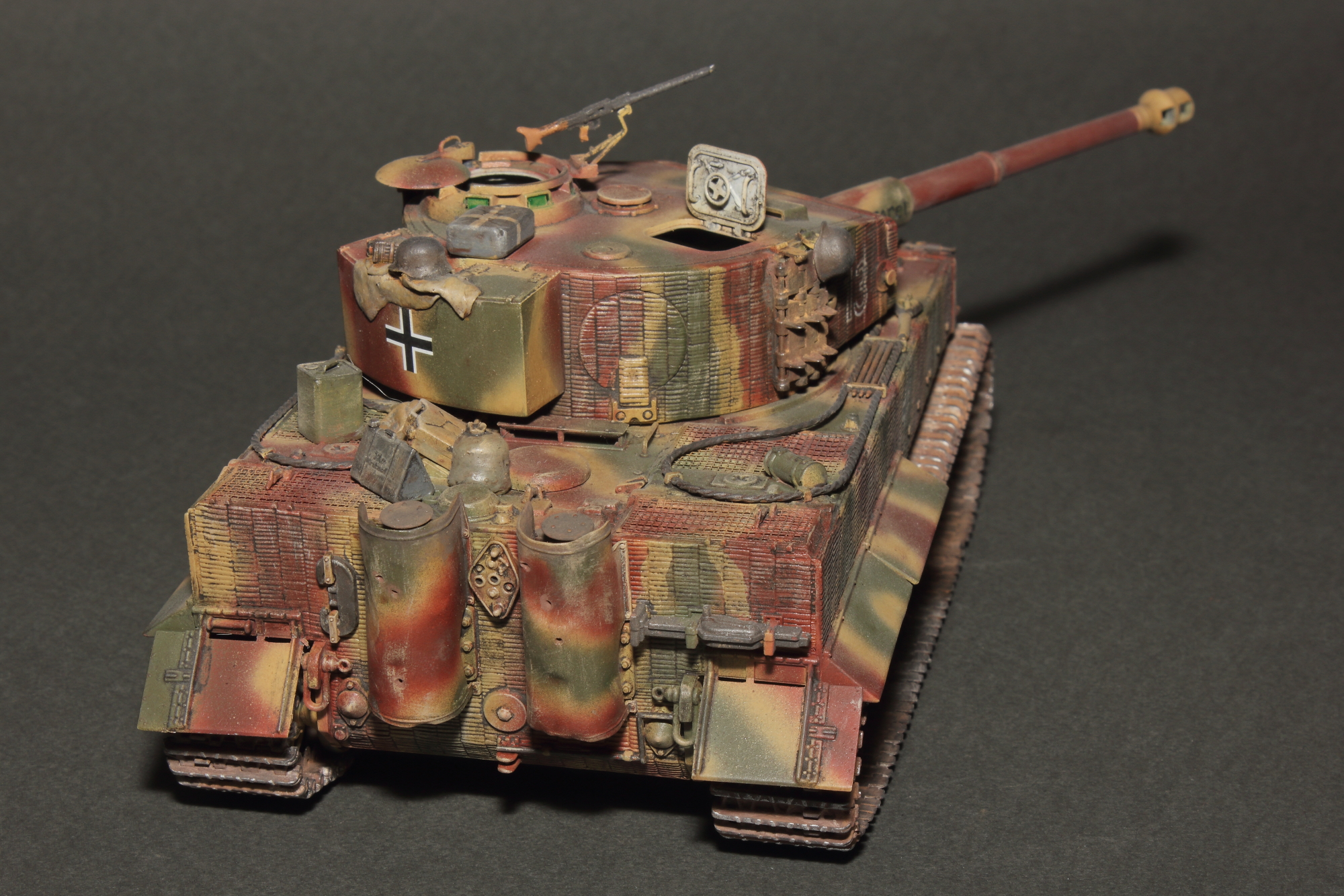 Немецкий тяжёлый танк PzKpfw VI Ausf E "Тигр"