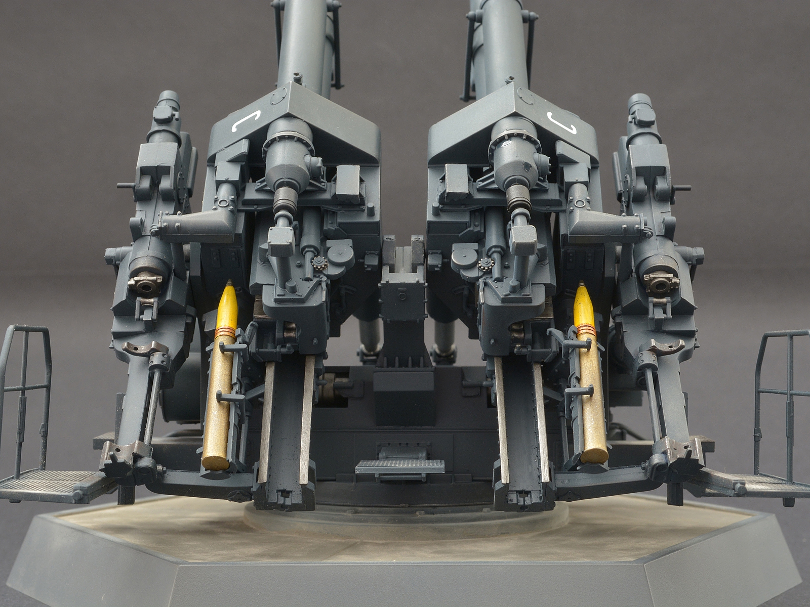 Германское тяжелое зенитное орудие 12,8cm Flakzwilling 40