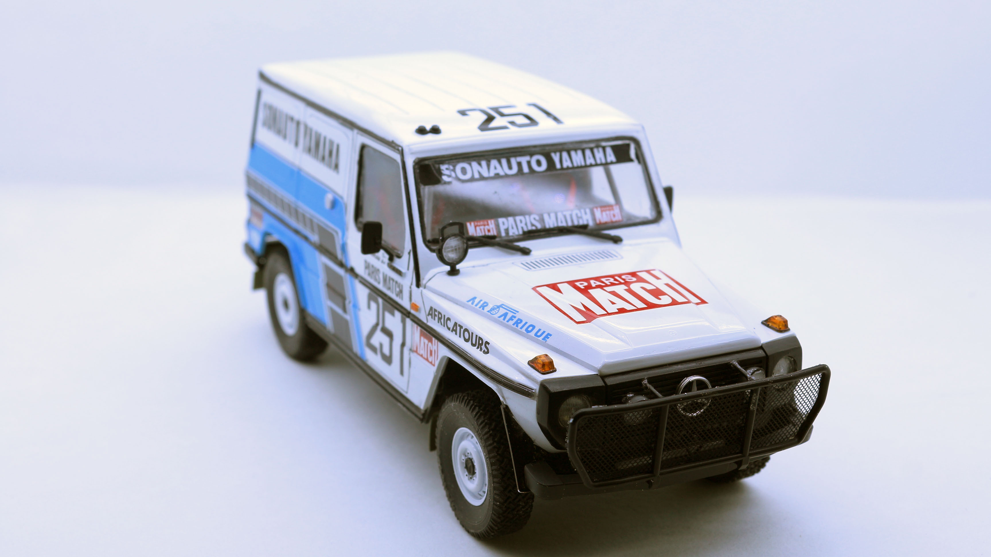 Mercedes-Benz 230 G Paris — Dakar