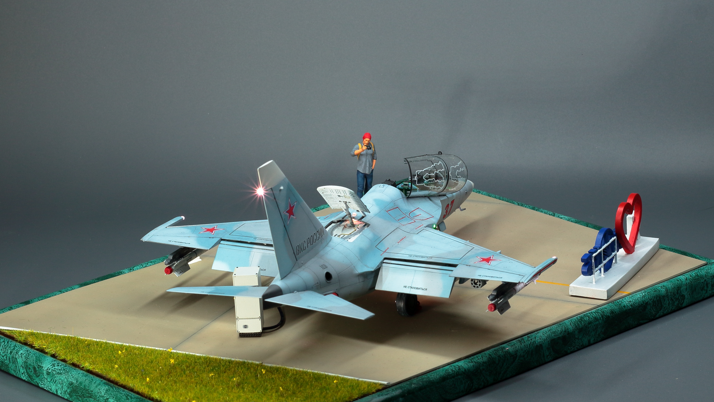Як-130 на выставке МАКС