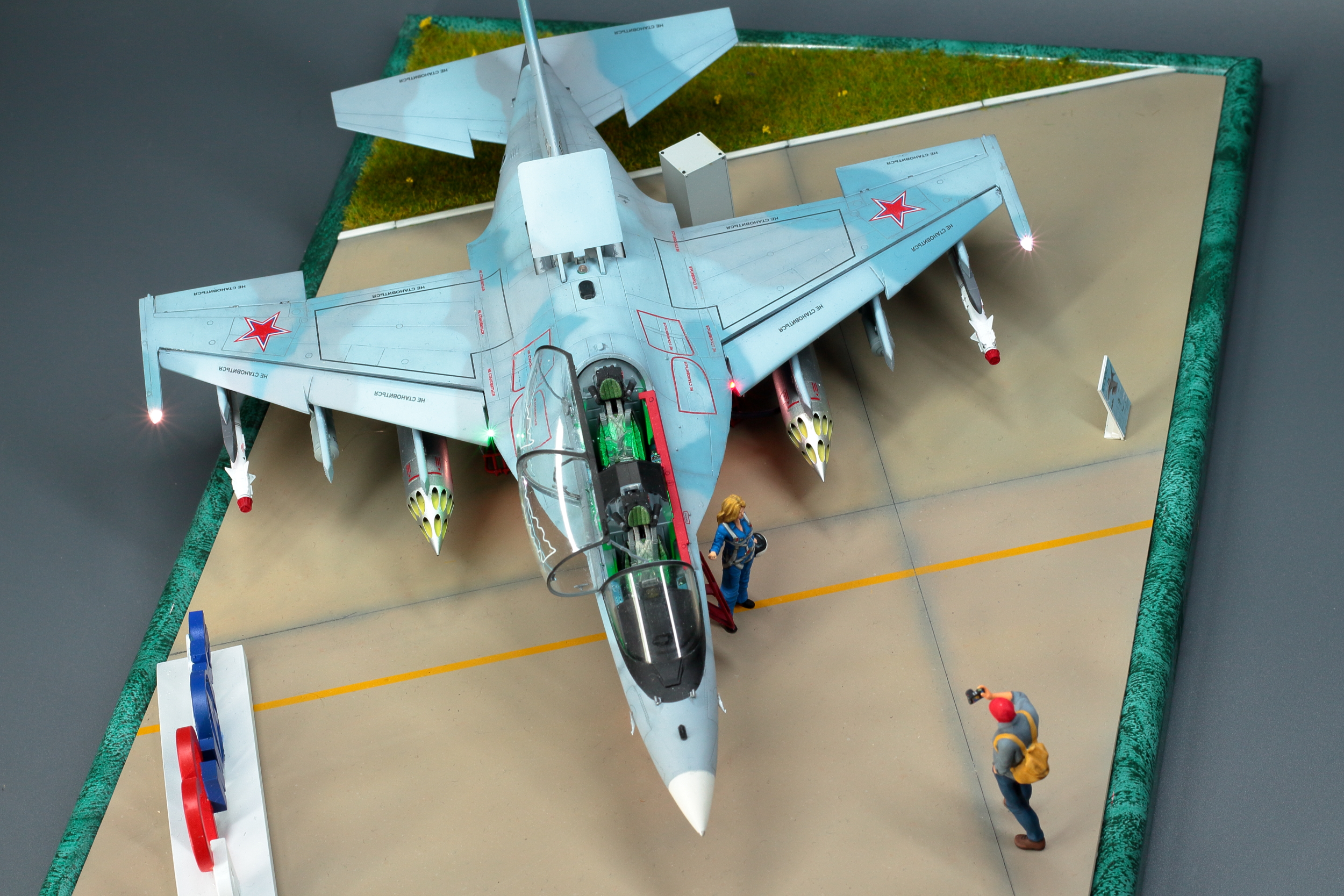Як-130 на выставке МАКС