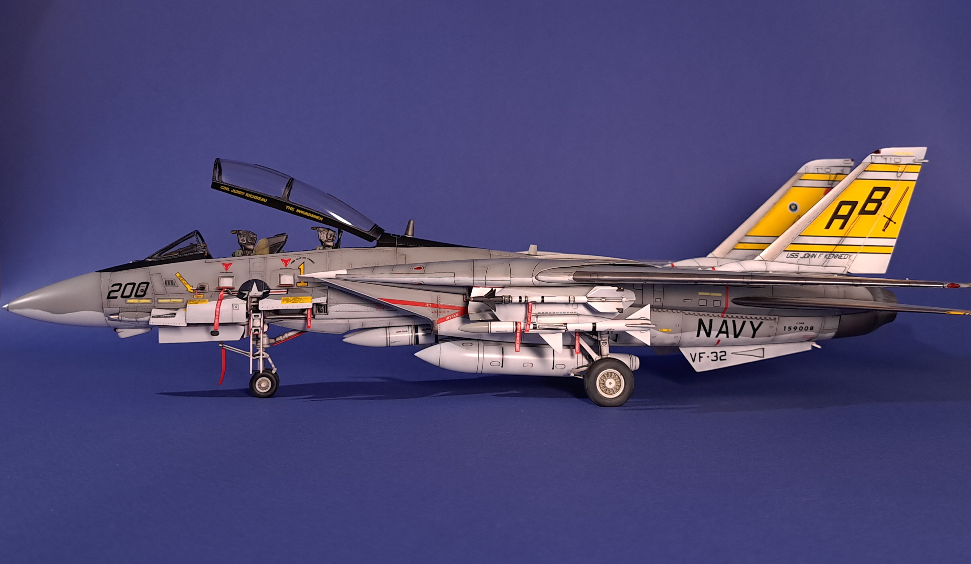 F-14A VF-32 Swordsmen, №159008