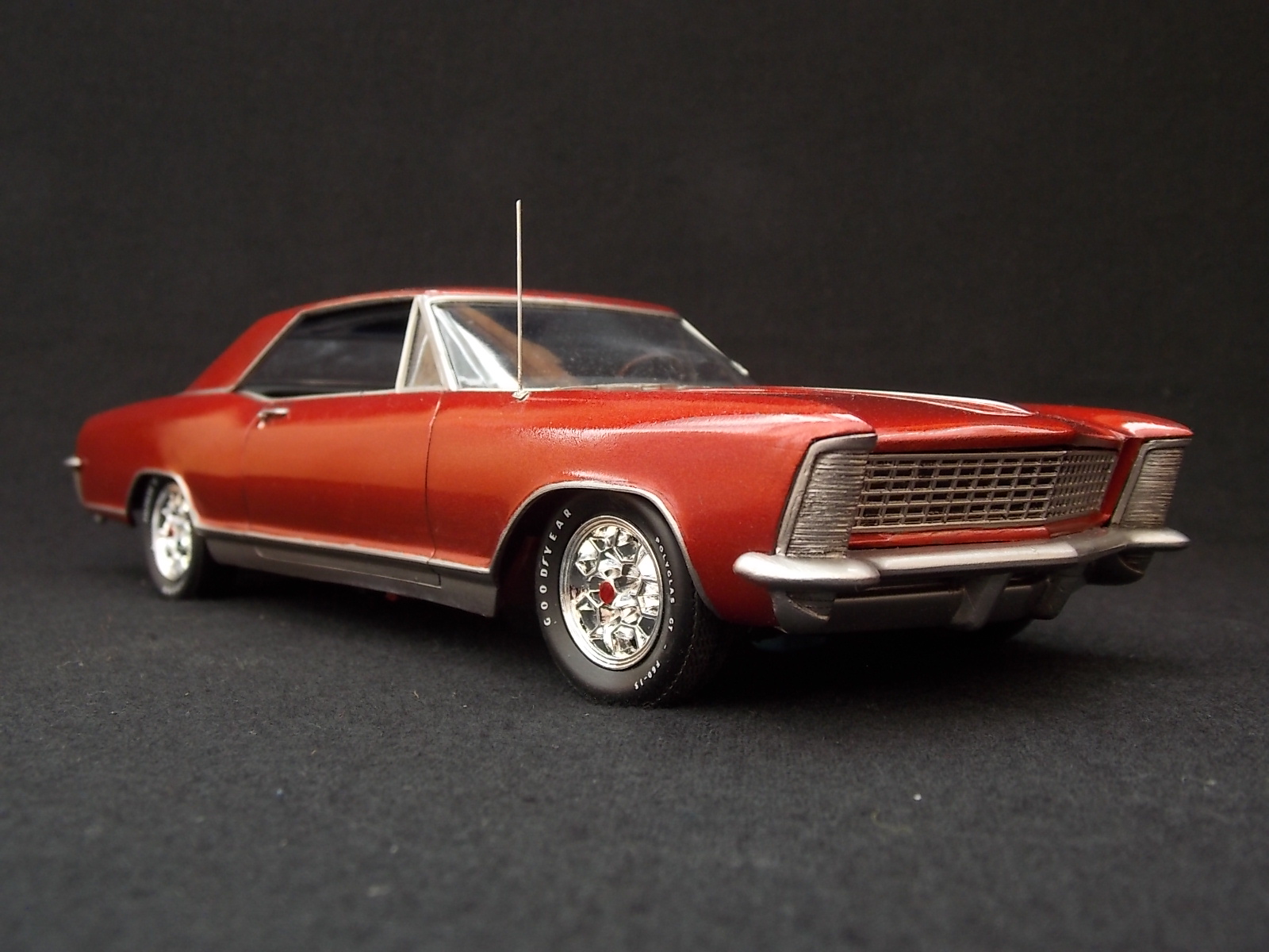 BUIK RIVIERA 1965