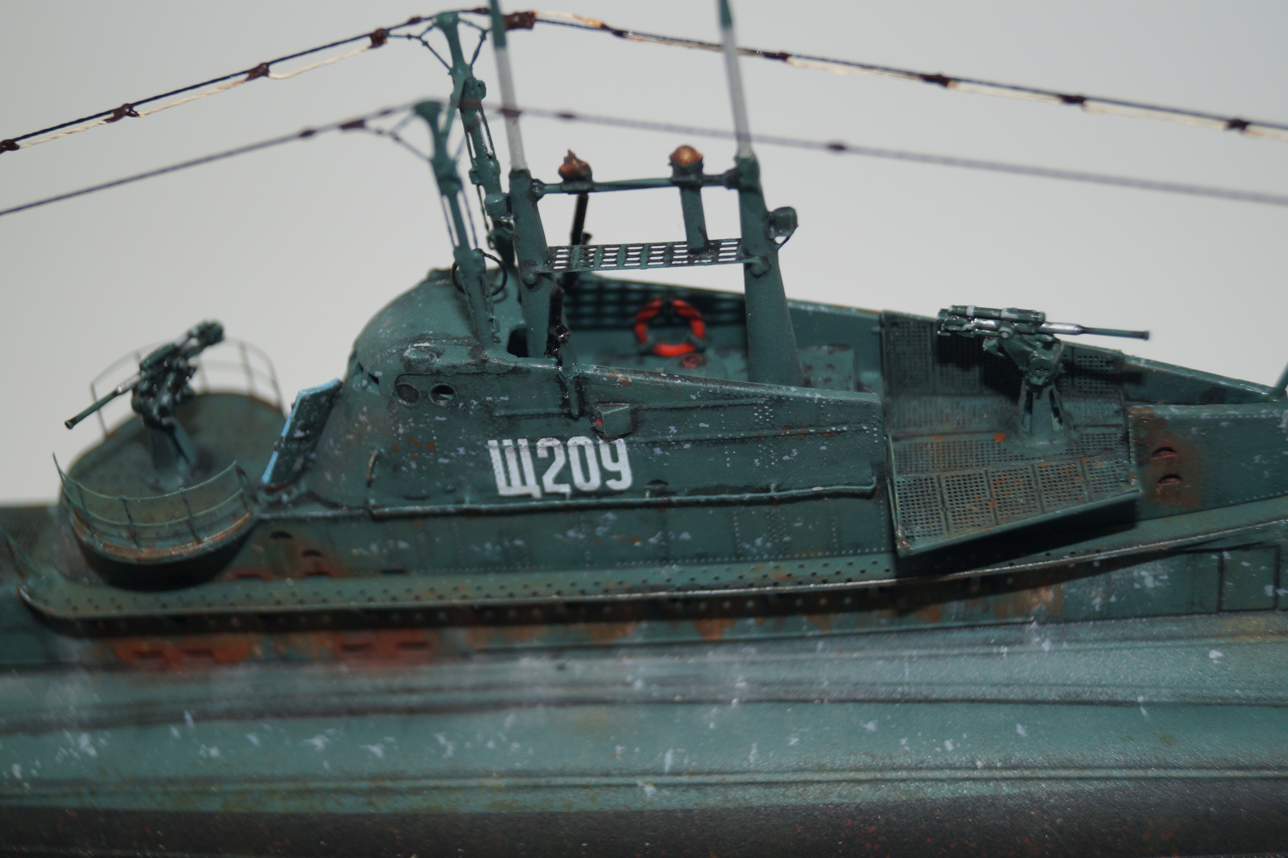 Щ-209. Дизель-электрическая торпедная подводная лодка времен Второй мировой войны, серия Х проекта Щ - "Щука". Находилась в составе Черноморского флота.