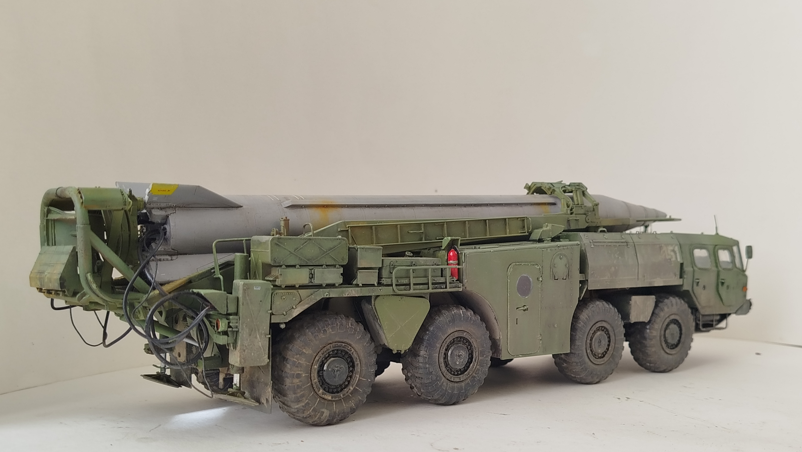 Пусковая установка 9п117м1 с ракетой р17 ракетного комплекса 9к72 "Эльбрус" (SCUD-B)