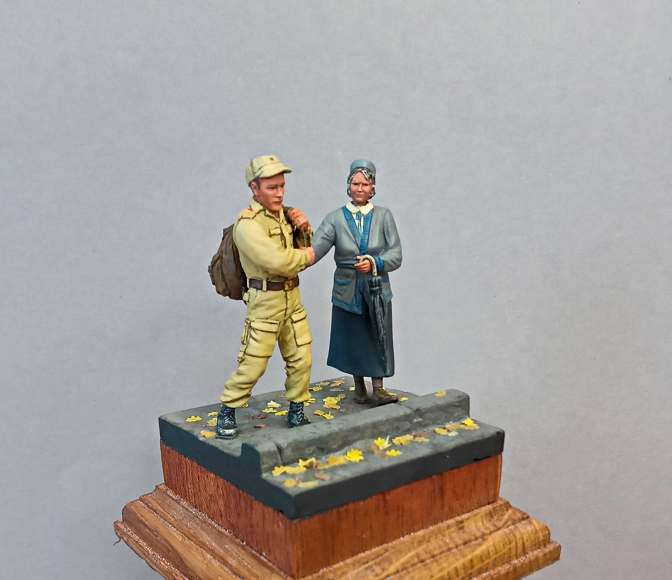 вернулся