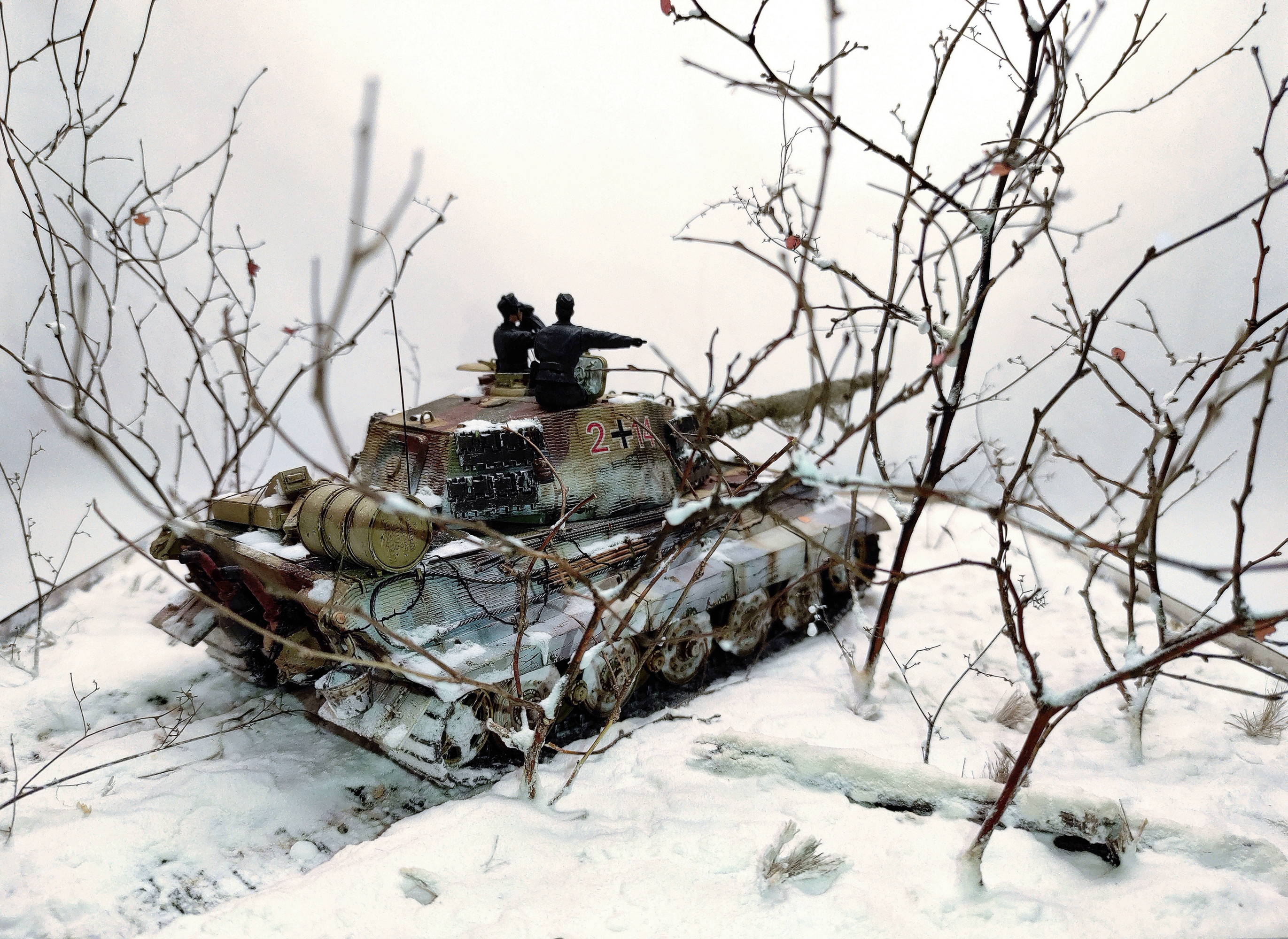 Зимняя диорамка с Королевским Тигром