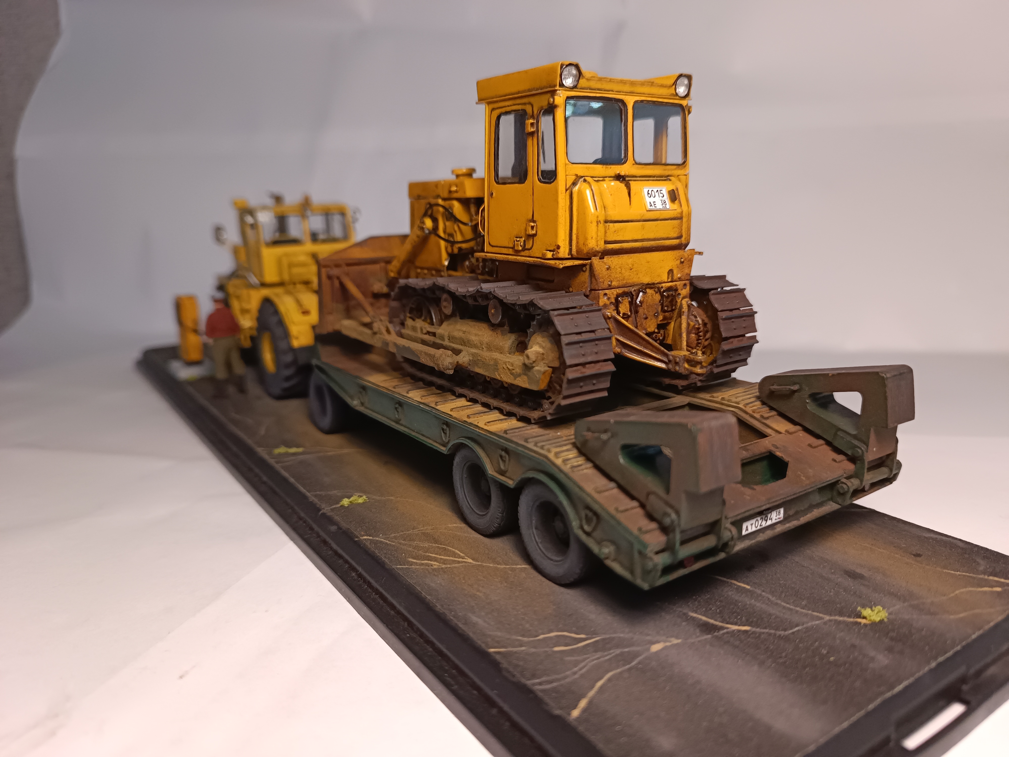 К-701 с тралом ЧМЗАП-5208