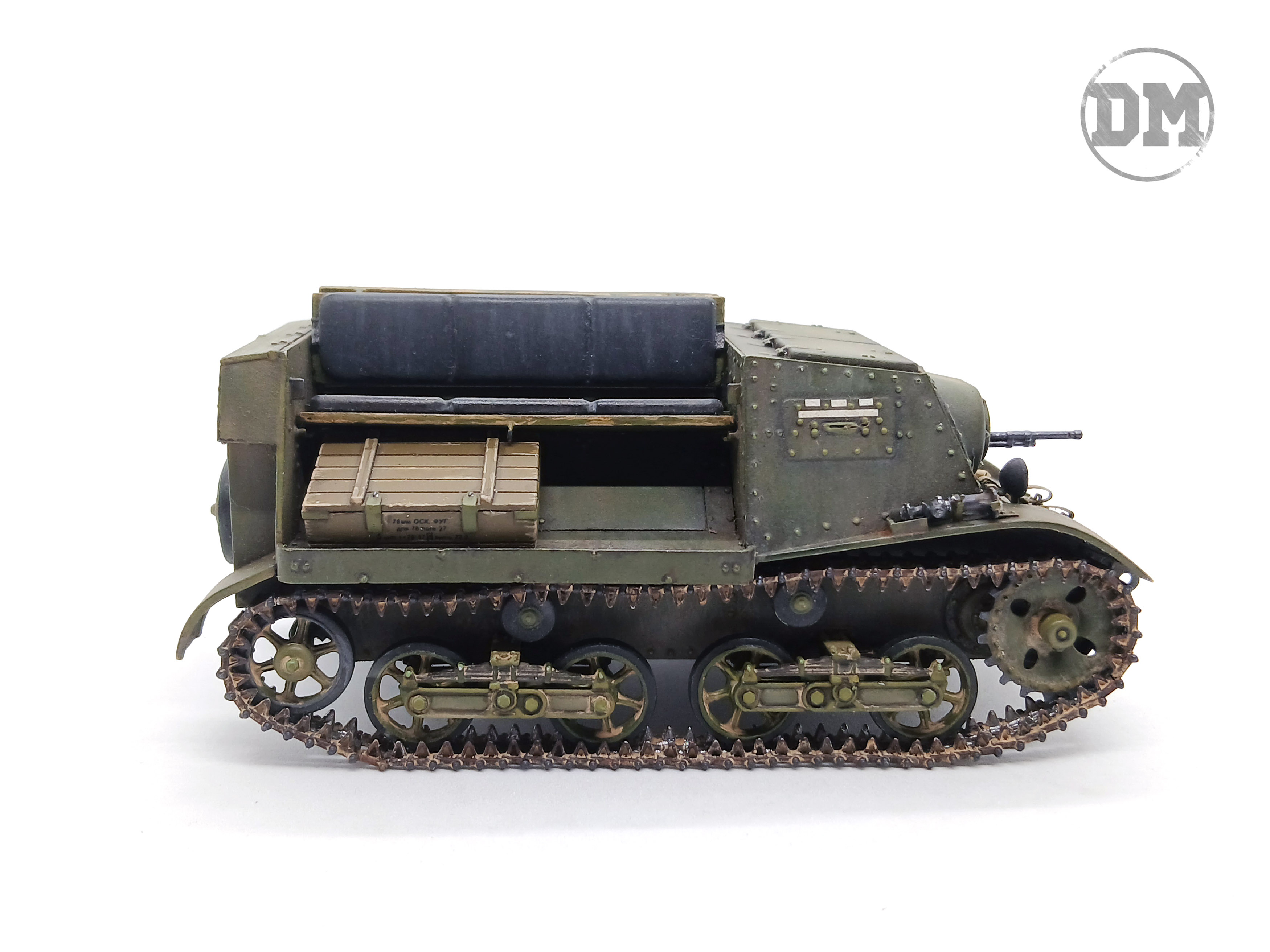 Легкий артеллерийский тягач Т-20 "Комсомолец"