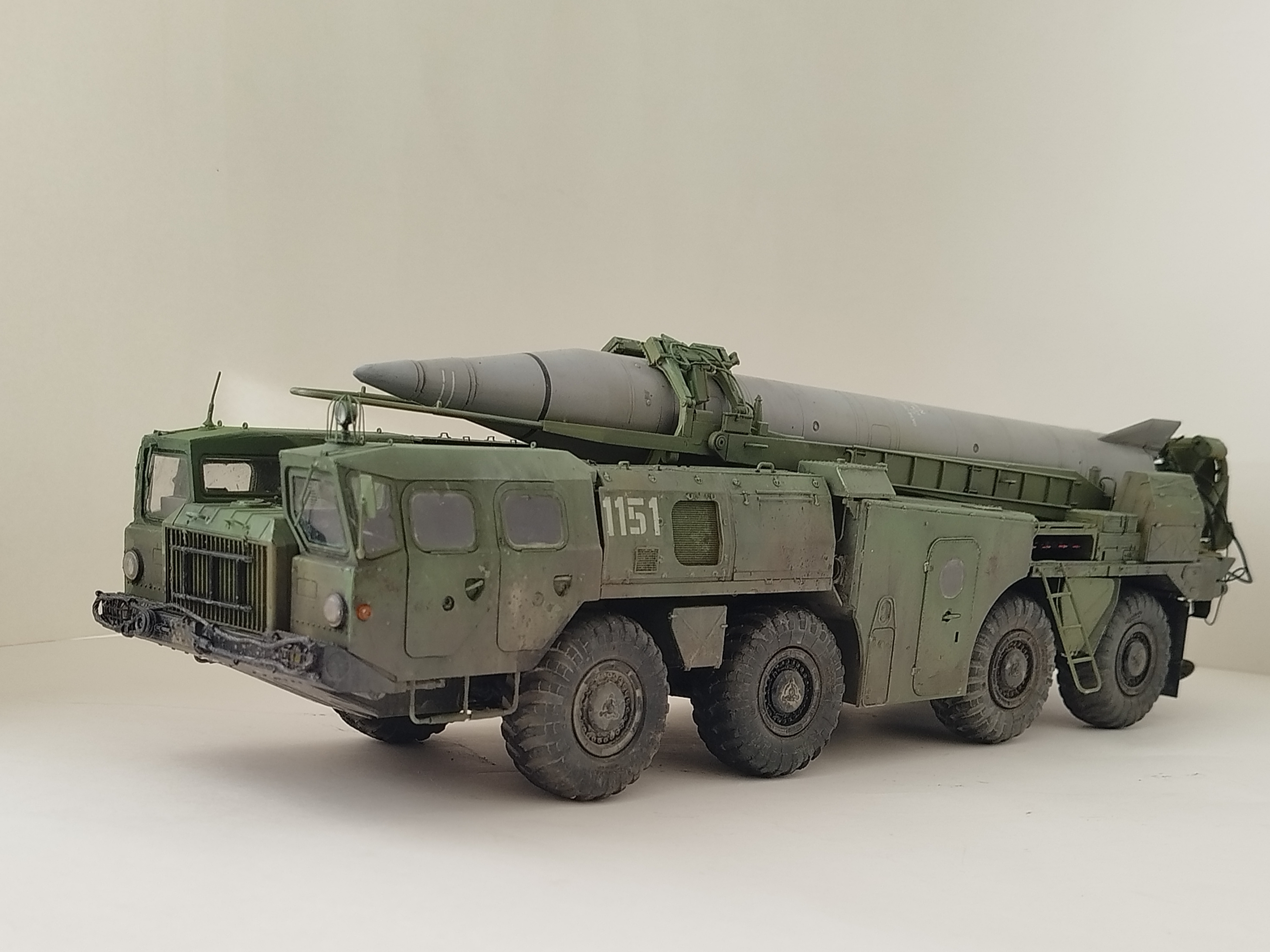 Пусковая установка 9п117м1 с ракетой р17 ракетного комплекса 9к72 "Эльбрус" (SCUD-B)