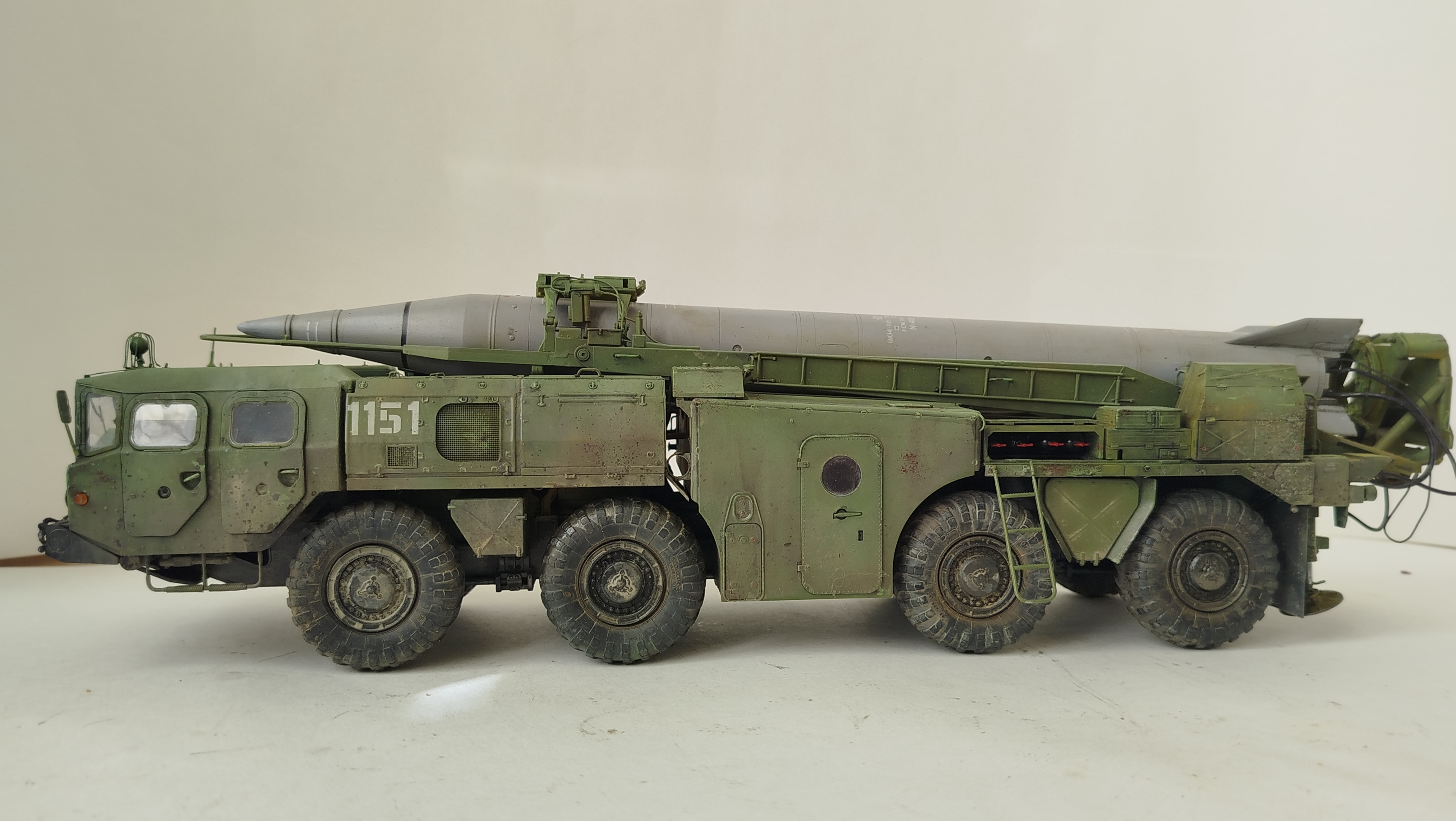 Пусковая установка 9п117м1 с ракетой р17 ракетного комплекса 9к72 "Эльбрус" (SCUD-B)