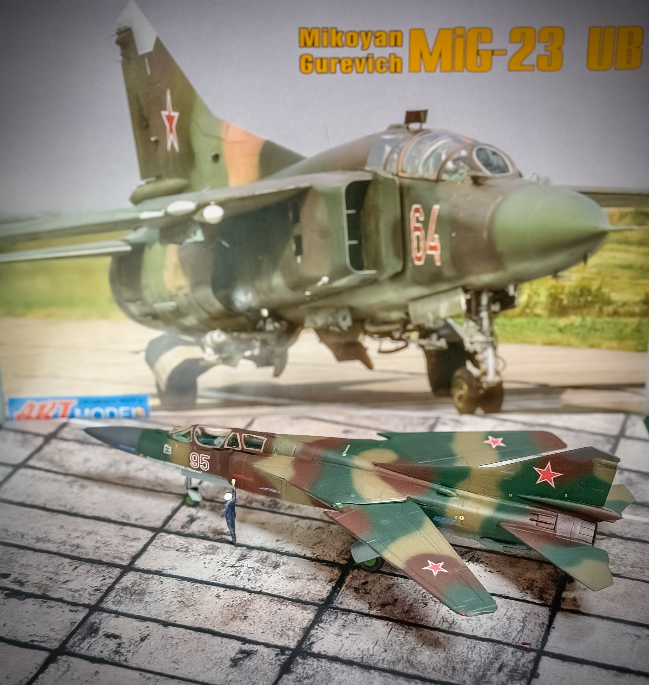 МиГ-23УБ Пилотажники из Кубинки