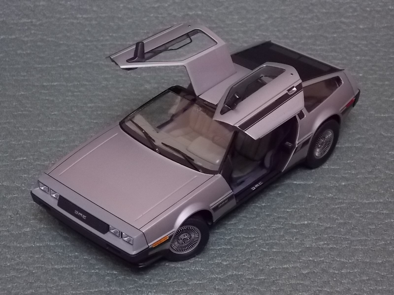 DELOREAN DMC-12 1982