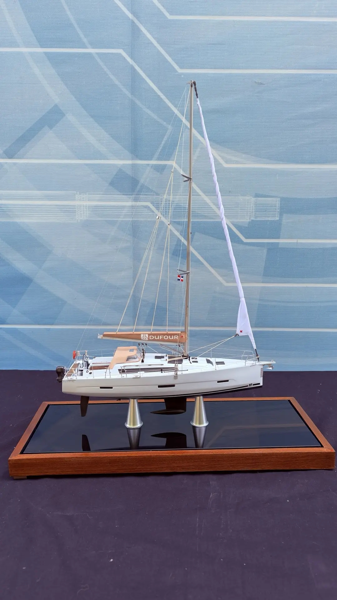 Модель яхты «Dufour 430»