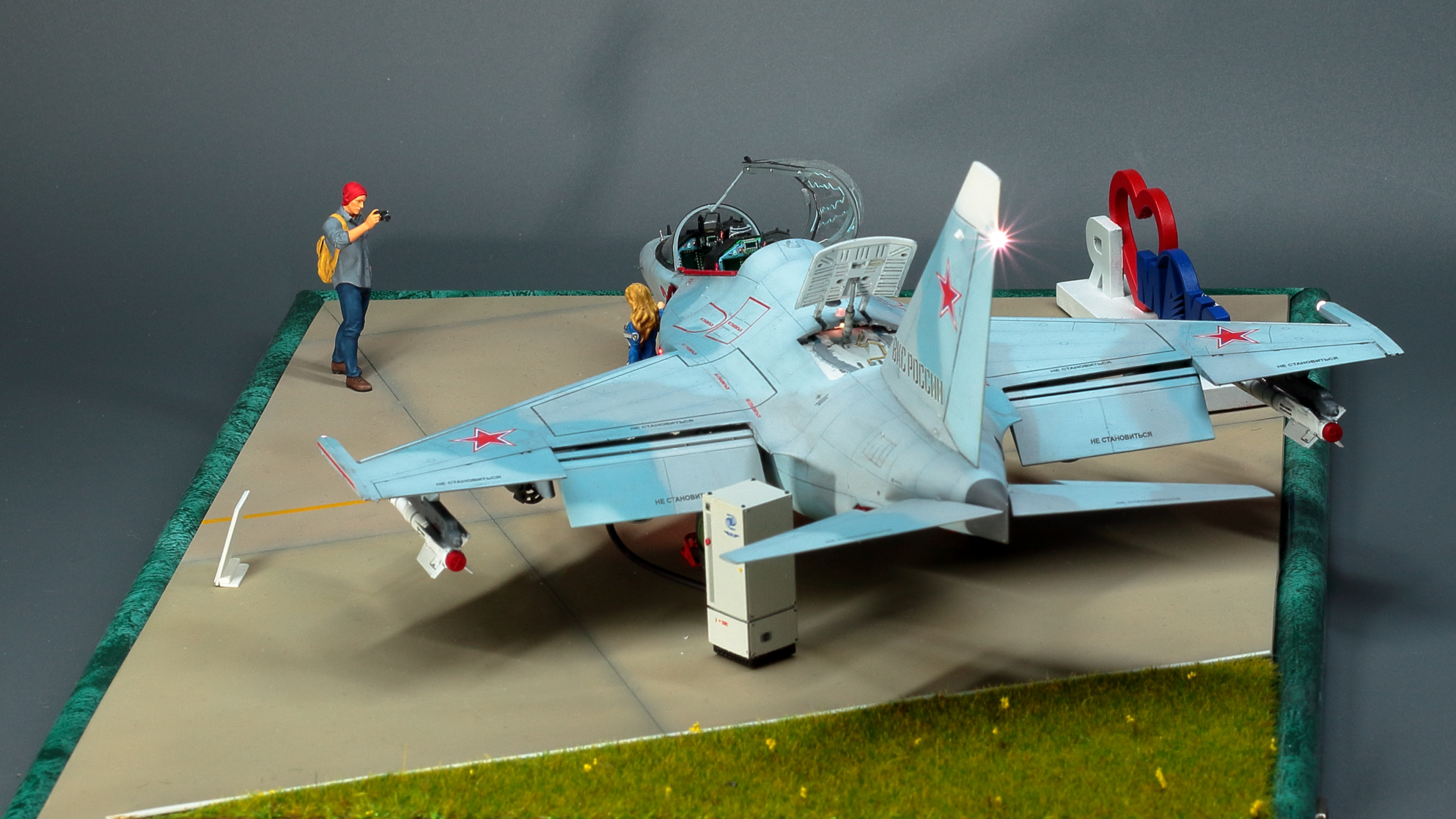 Як-130 на выставке МАКС