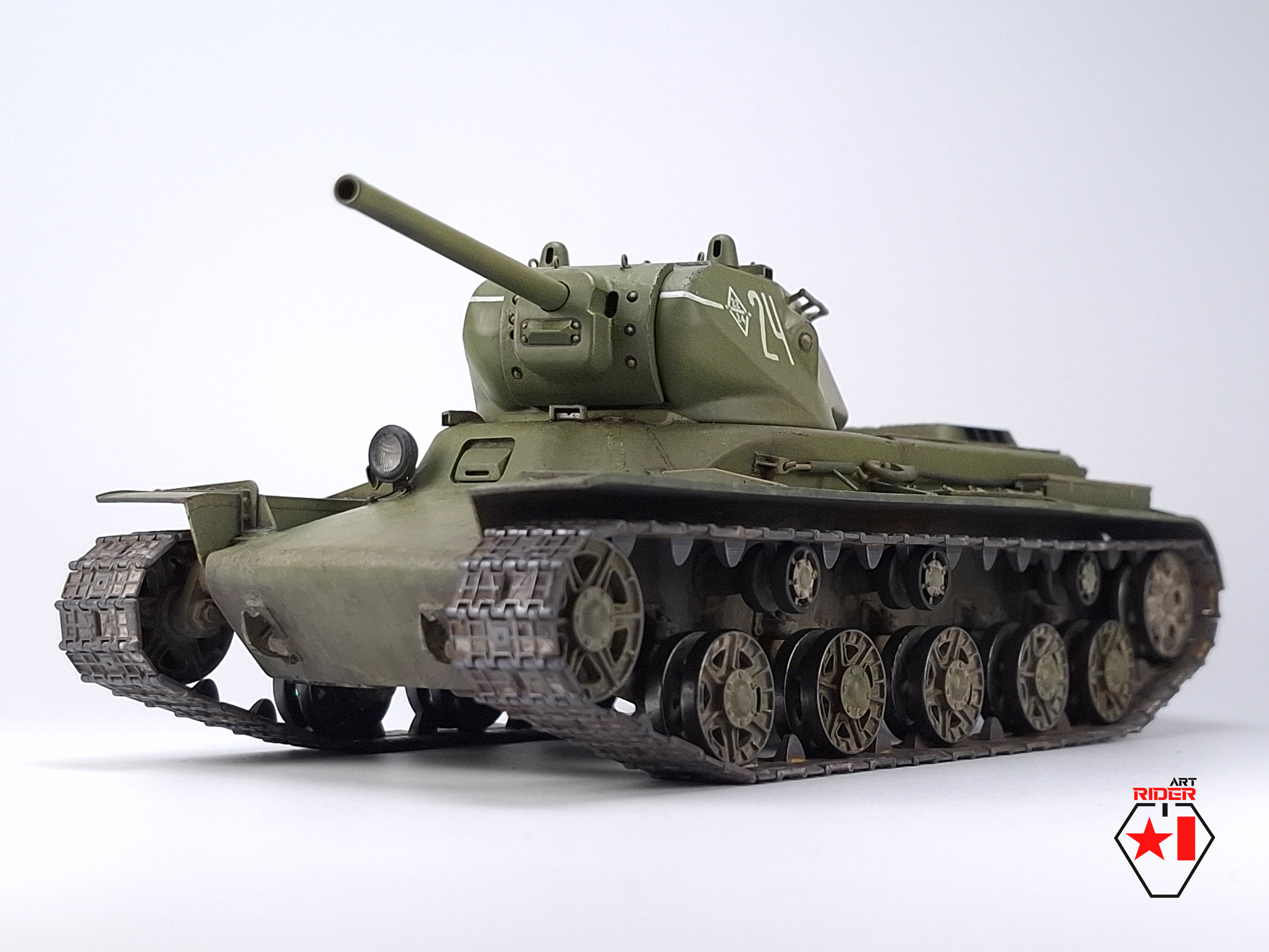 Средний танк КВ-13