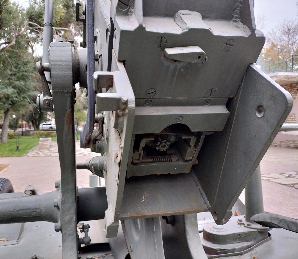 37-мм автоматическая зенитная пушка образца 1939 года (61-К).