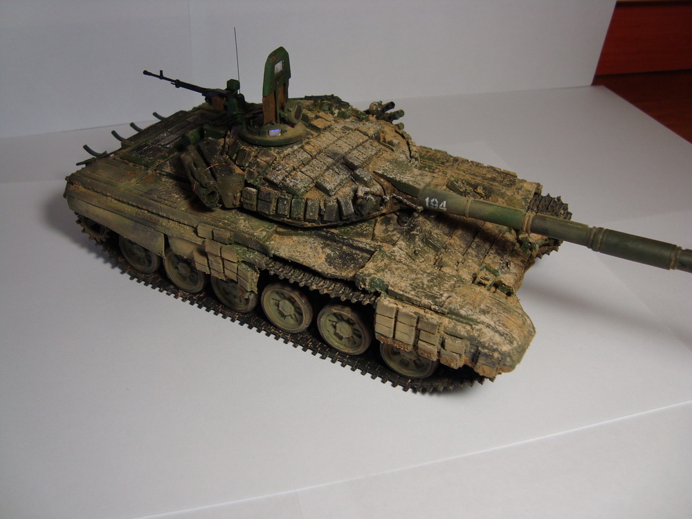 Т-72Б с активной броней.