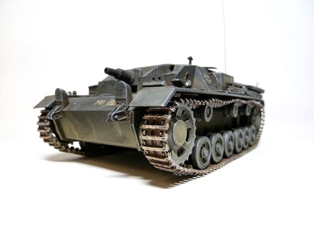 Штурмгешутц III (StuGIII Ausf B).