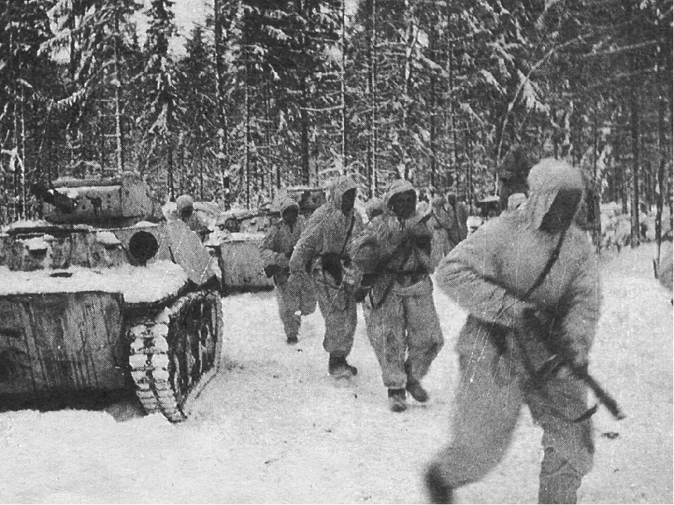 Осень 1941. Советские солдаты под Москвой 1941. Зимнее наступление красной армии 1941-1942. Танковая бригада зима 1941. 40. Великая Отечественная война ( битва за Москву).