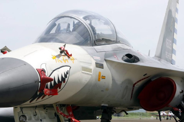 taiwan-airforce-f16s-with-aidc-f-ck-1-ching-kuo-3.jpg