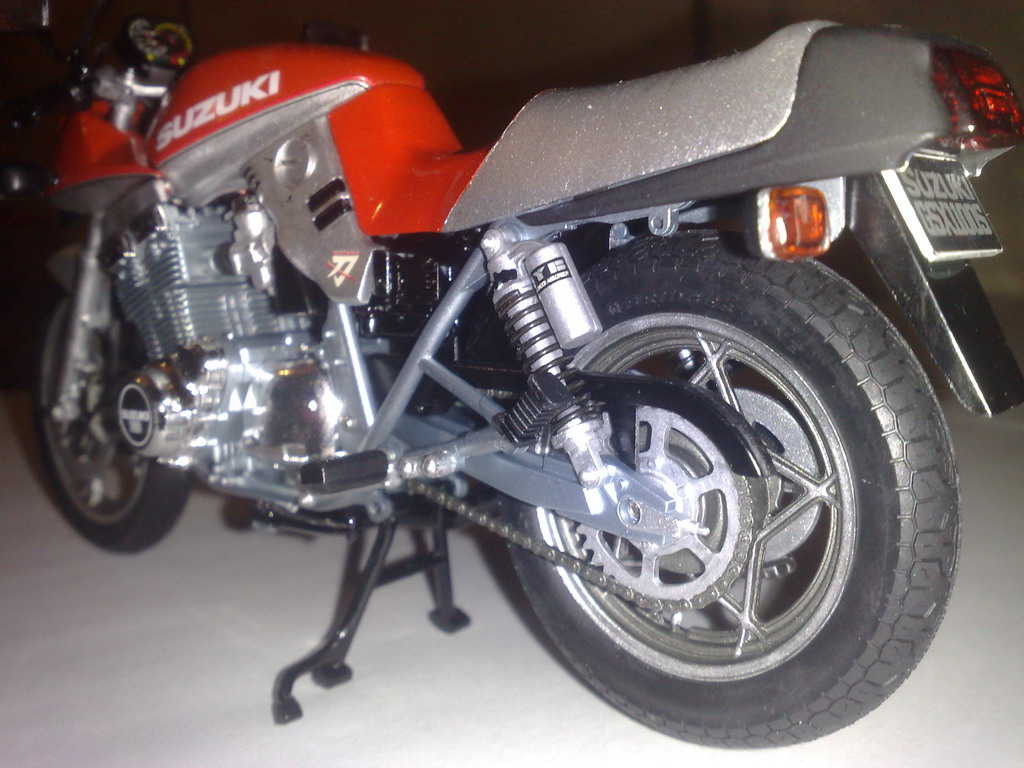Tamiya Suzuki GSX1100S Katana "Custom Tuned" в масштабе 1:12