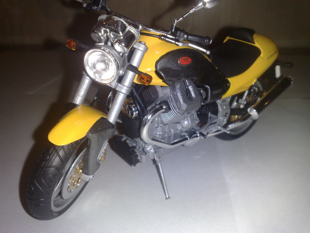 Tamiya Moto Guzzi V10 Centauro в масштабе 1:12.
