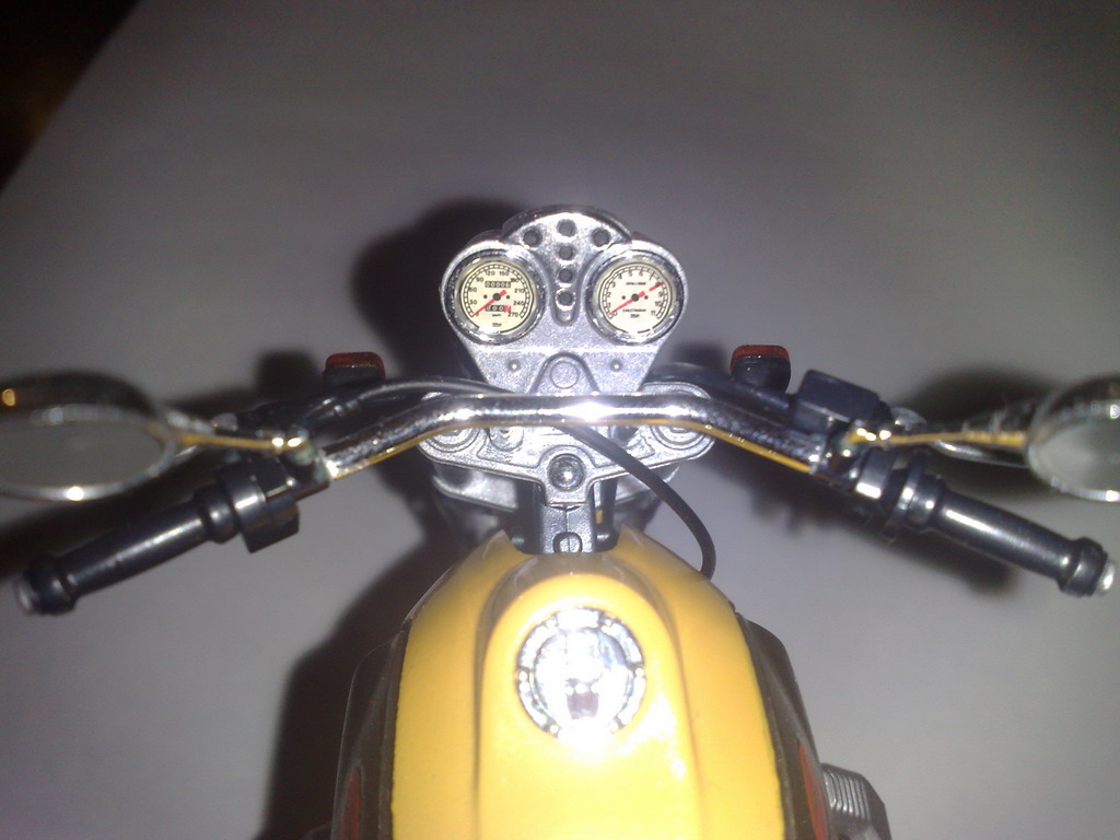 Tamiya Moto Guzzi V10 Centauro в масштабе 1:12.