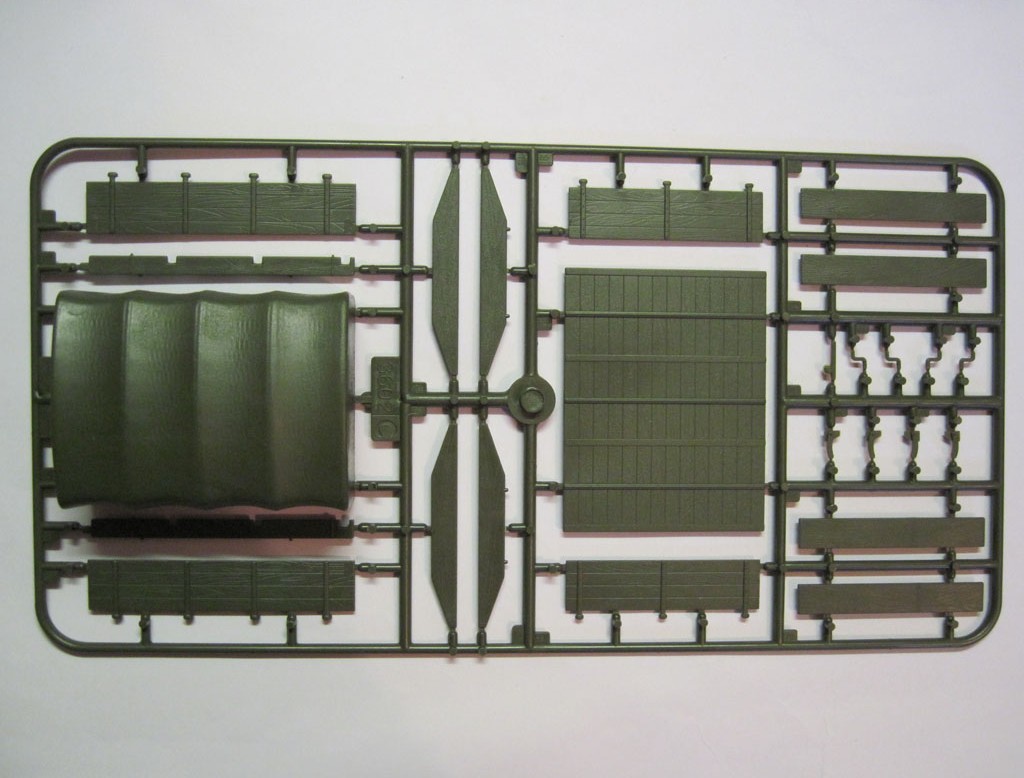 Советский трехосный армейский грузовик ГАЗ-ААА