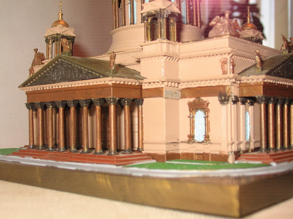 Исаакий крашеный