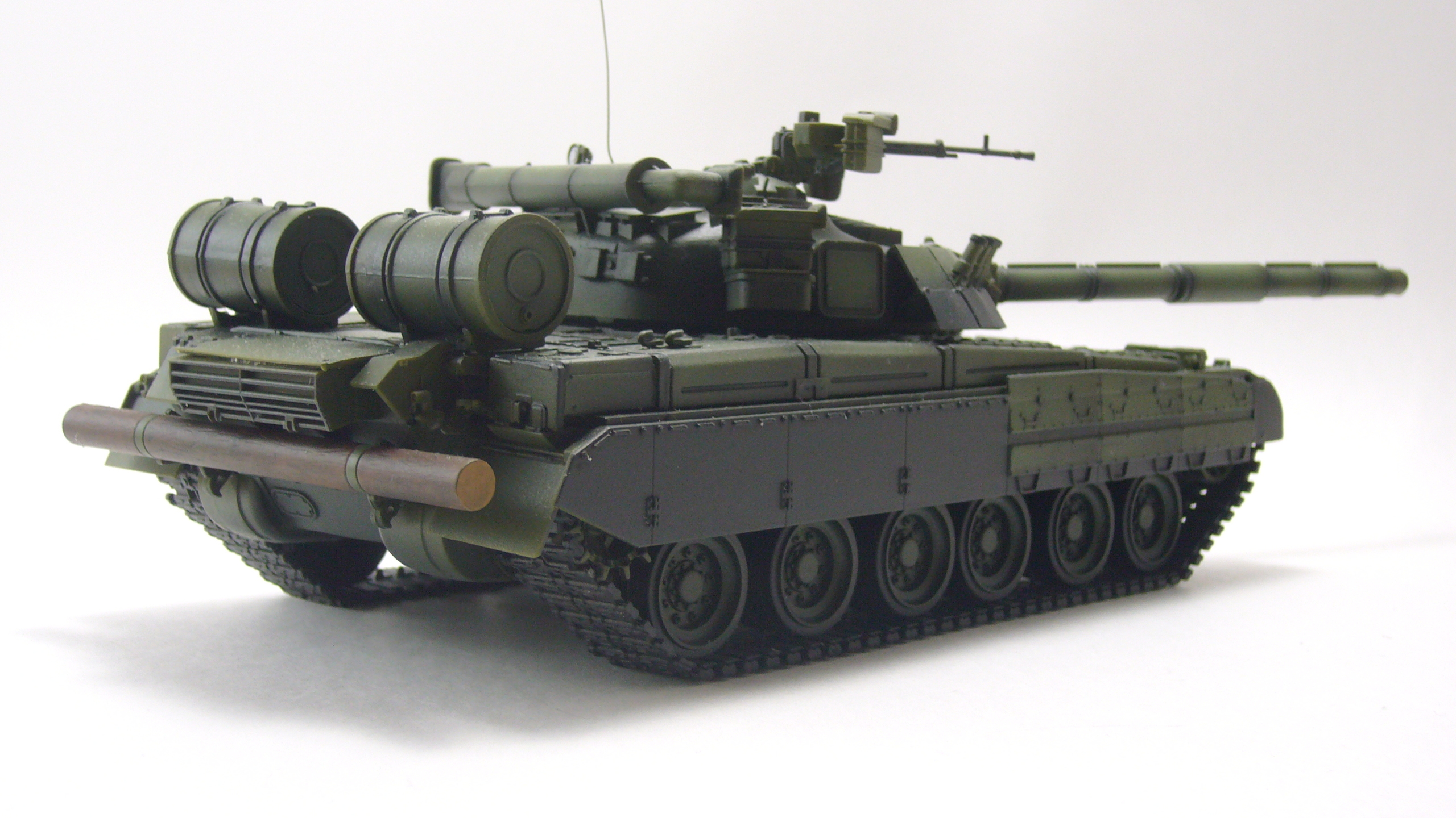 Т-80УД — Каропка.ру — стендовые модели, военная миниатюра